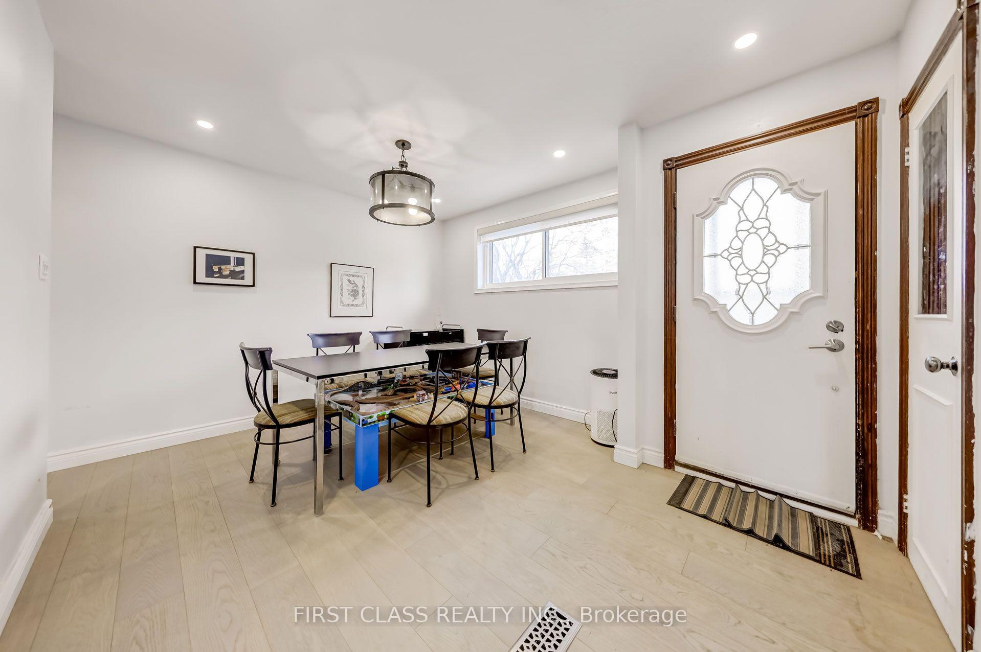Photo 2 of 39 Seaton Drive, Aurora, Aurora Highlands — HOMEH