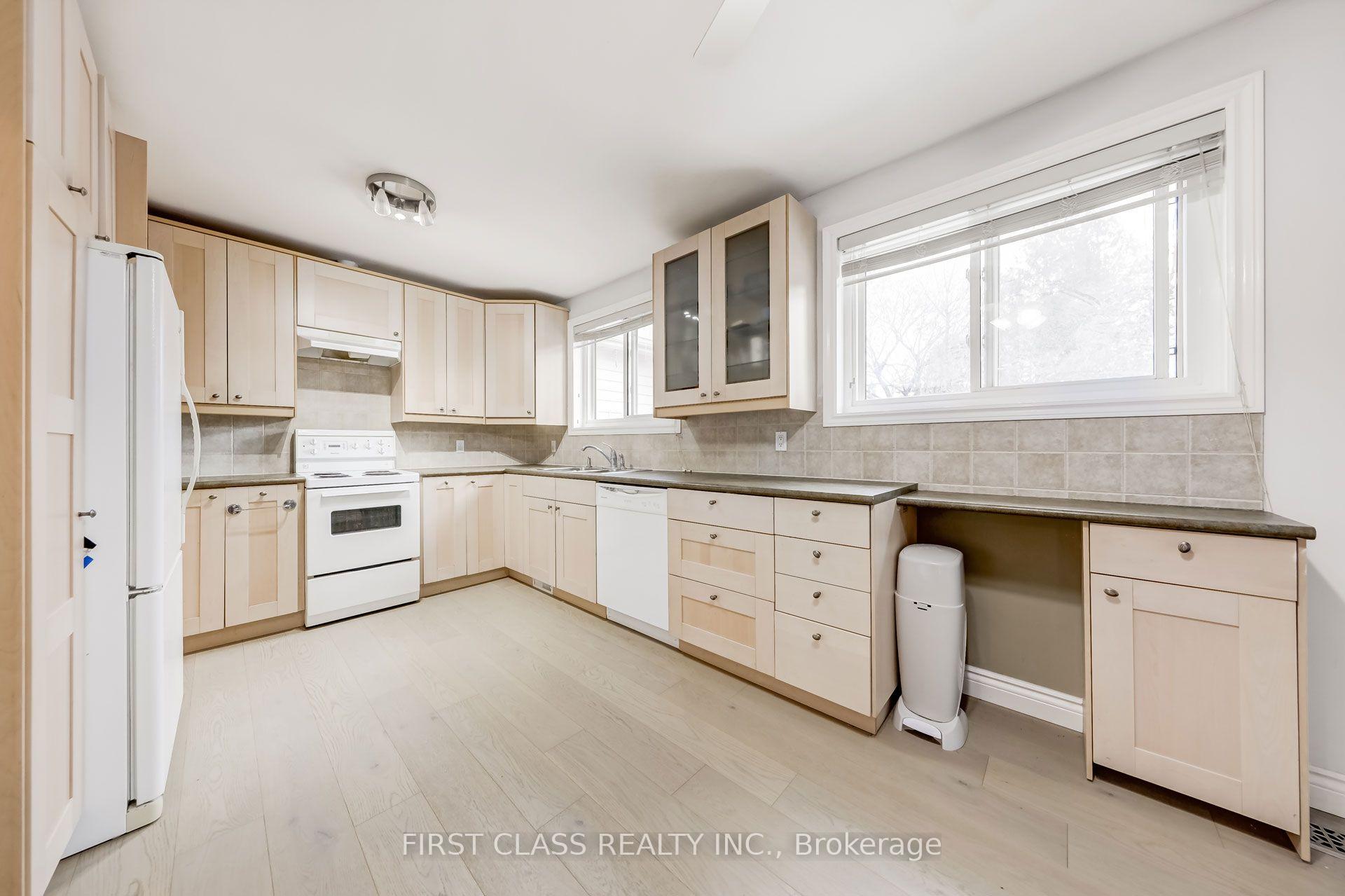 Photo 6 of 39 Seaton Drive, Aurora, Aurora Highlands — HOMEH
