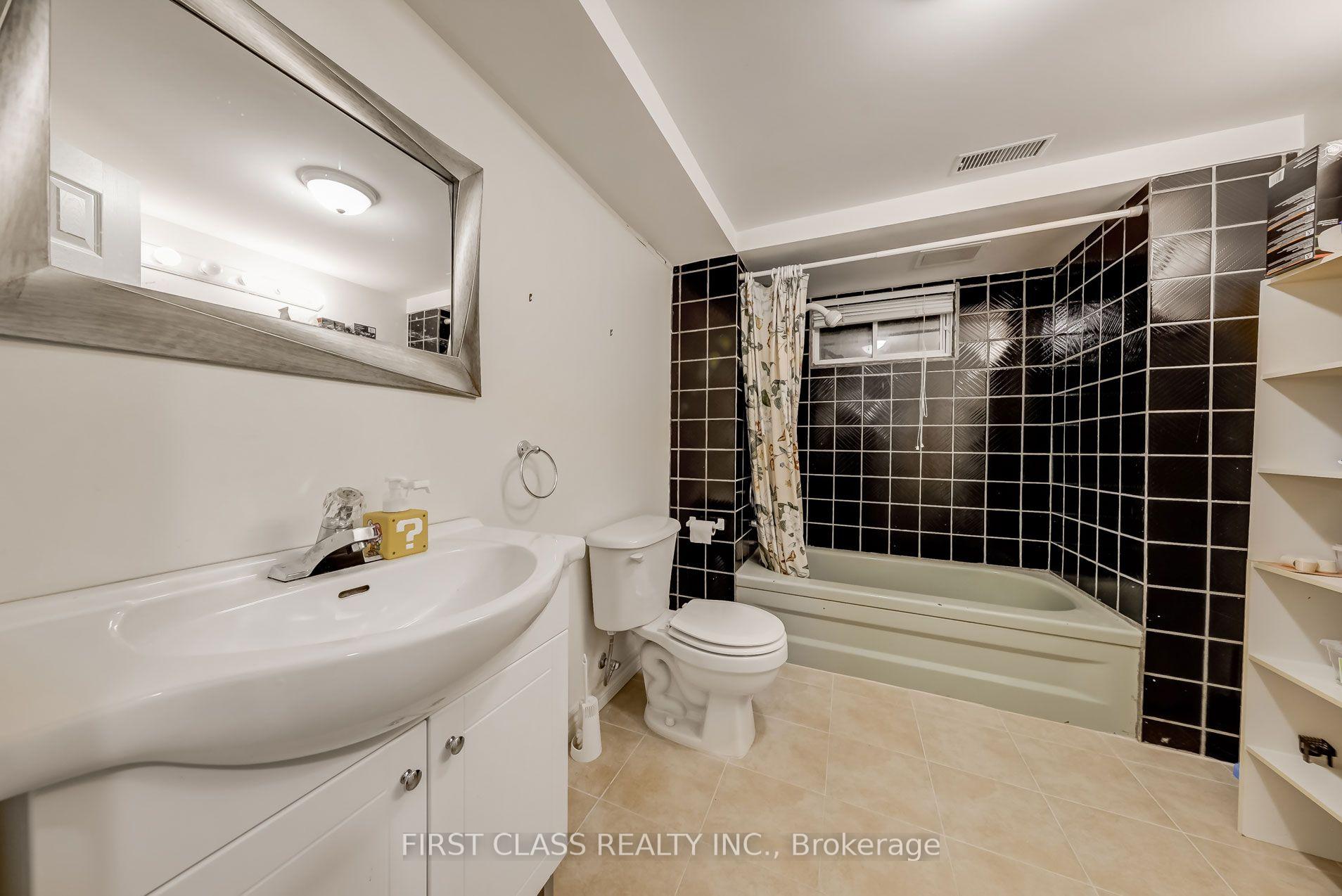 Photo 13 of 39 Seaton Drive, Aurora, Aurora Highlands — HOMEH