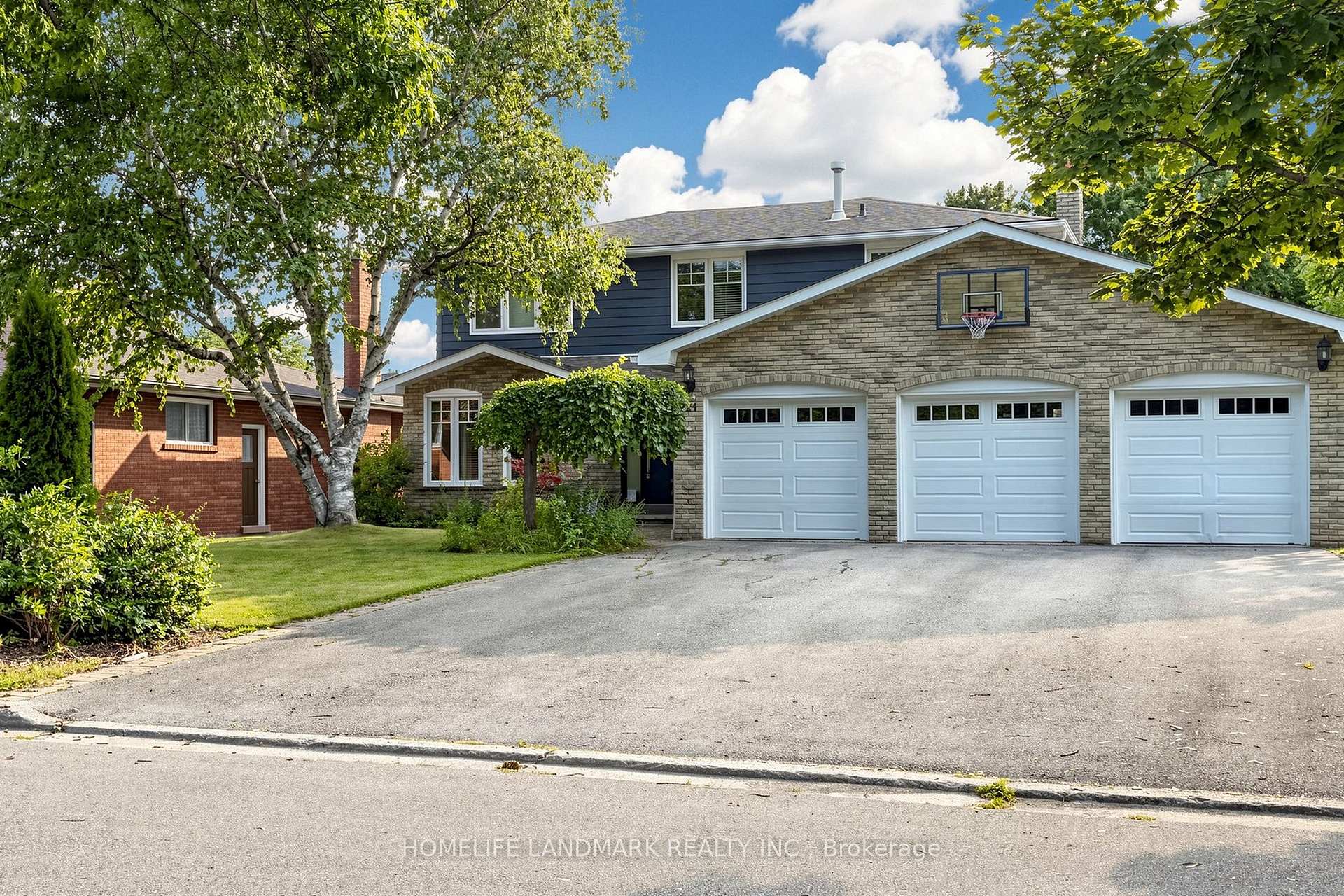 Photo of 224 Valleyview Court