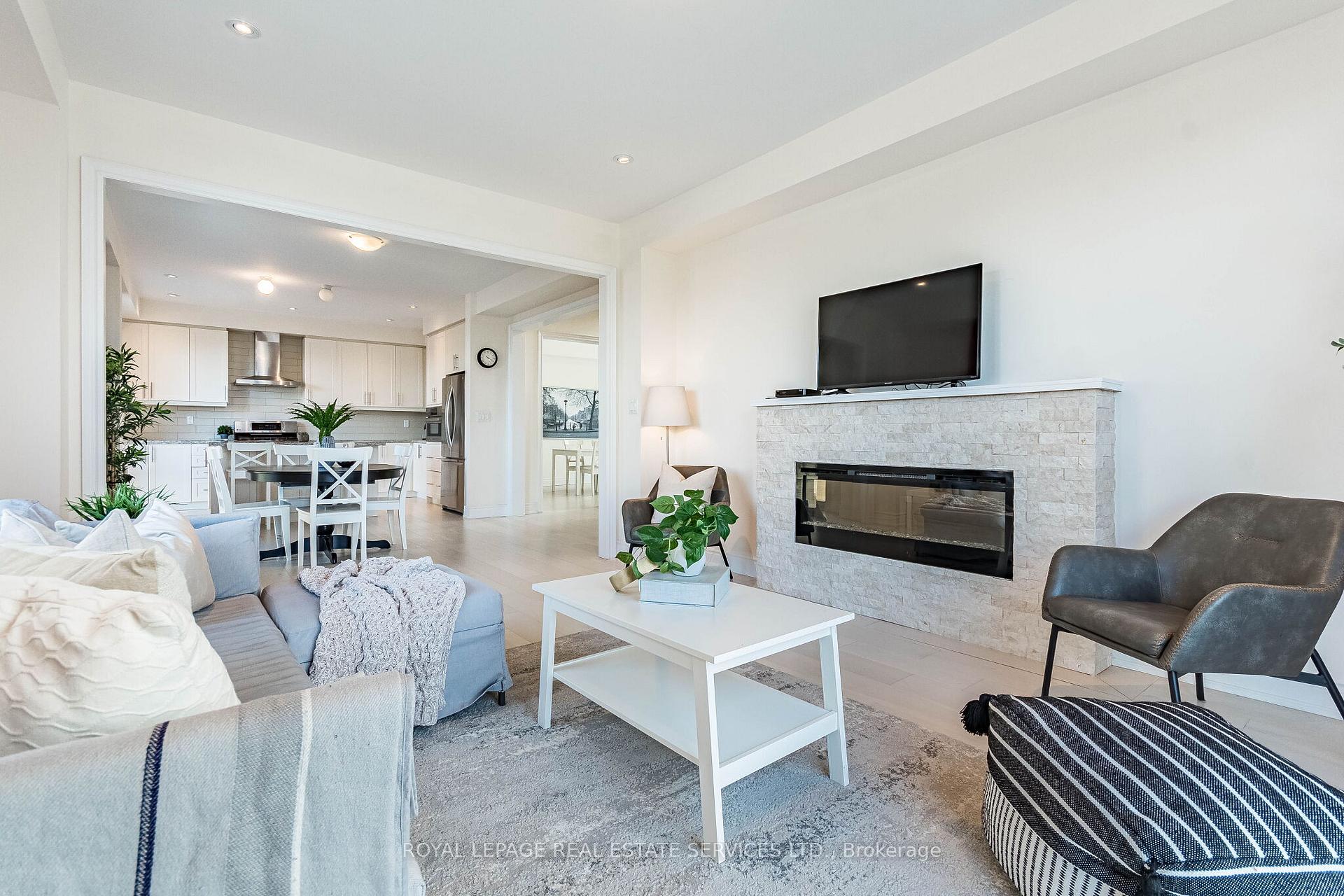 Photo 5 of 82 Pony Farm Drive, Etobicoke, Willowridge-Martingrove-Richview — HOMEH