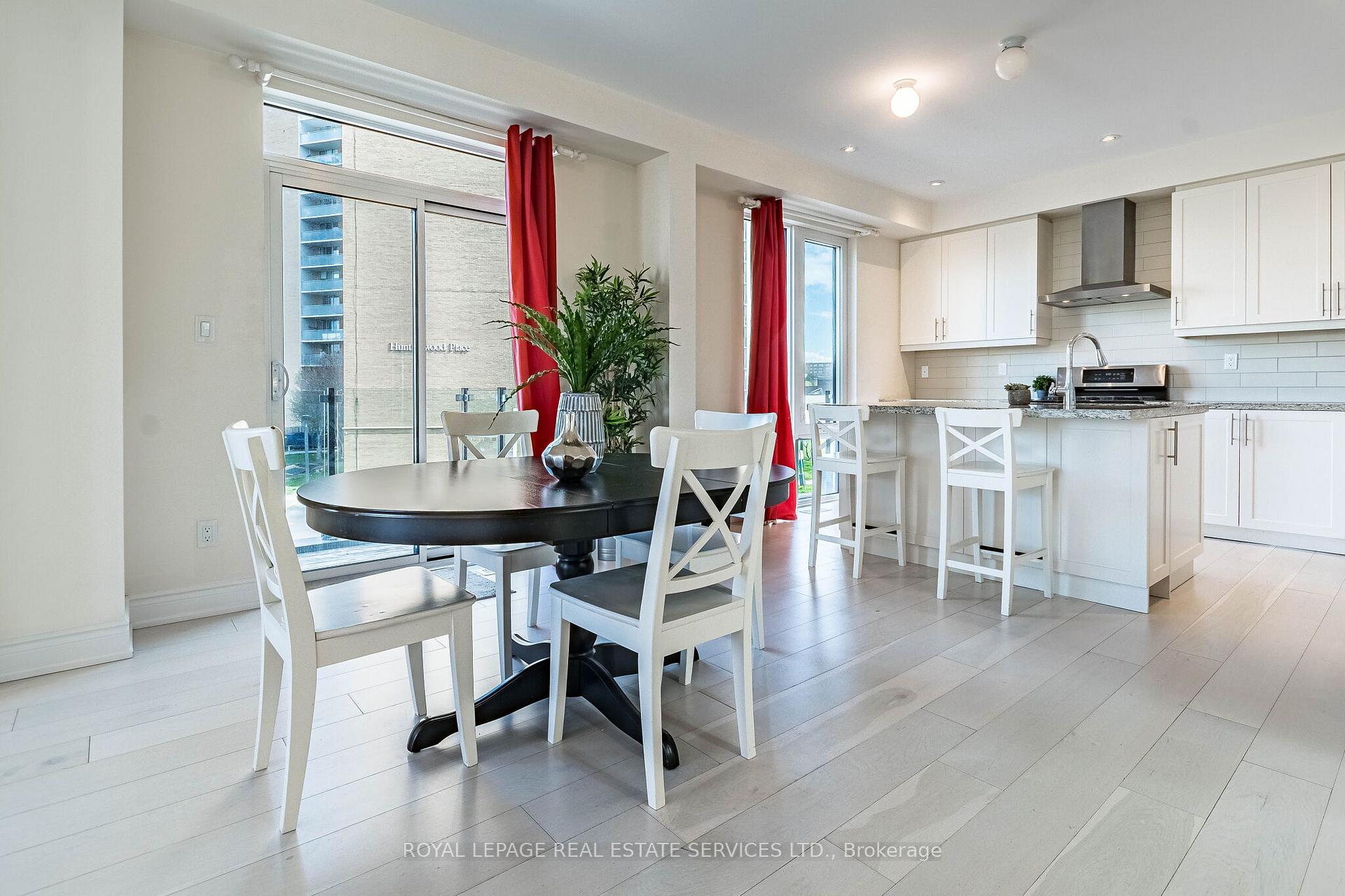 Photo 10 of 82 Pony Farm Drive, Etobicoke, Willowridge-Martingrove-Richview — HOMEH