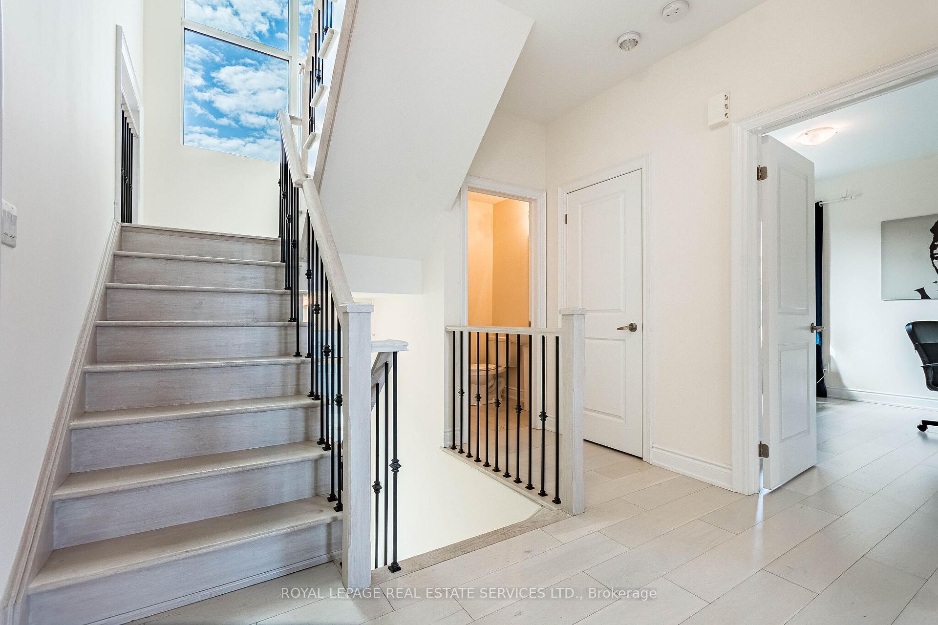 Photo 16 of 82 Pony Farm Drive, Etobicoke, Willowridge-Martingrove-Richview — HOMEH