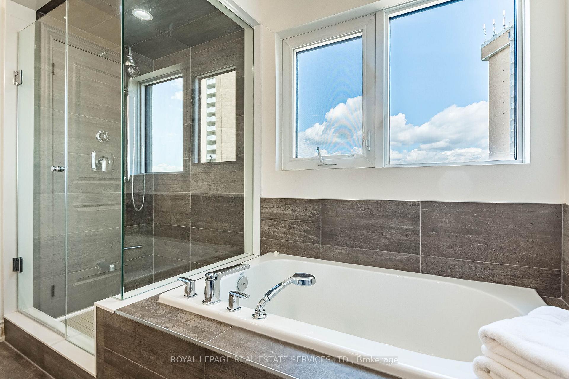 Photo 20 of 82 Pony Farm Drive, Etobicoke, Willowridge-Martingrove-Richview — HOMEH
