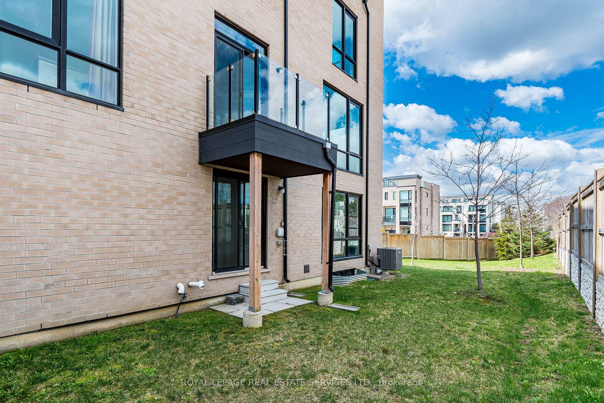 Photo 38 of 82 Pony Farm Drive, Etobicoke, Willowridge-Martingrove-Richview — HOMEH