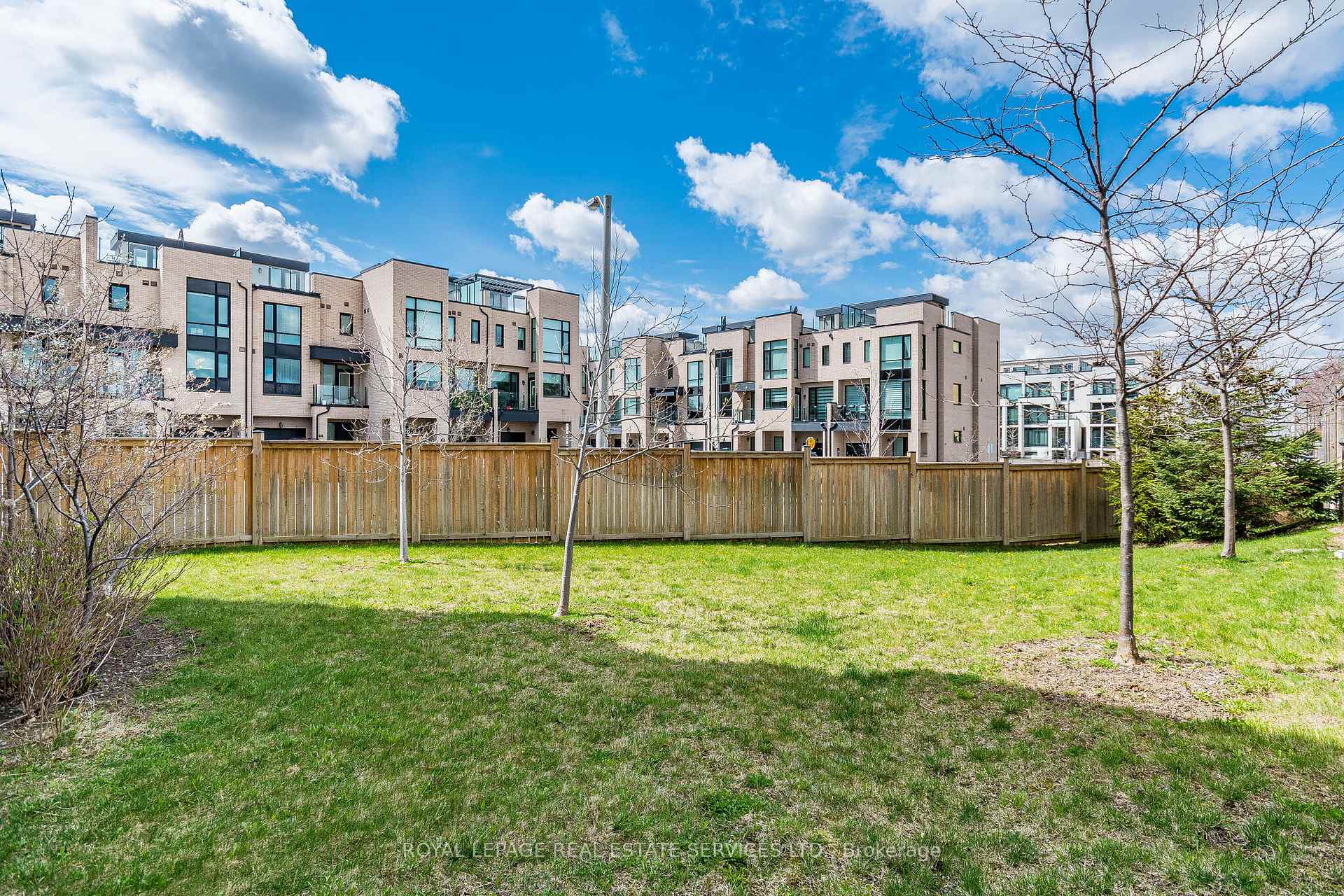 Photo 39 of 82 Pony Farm Drive, Etobicoke, Willowridge-Martingrove-Richview — HOMEH