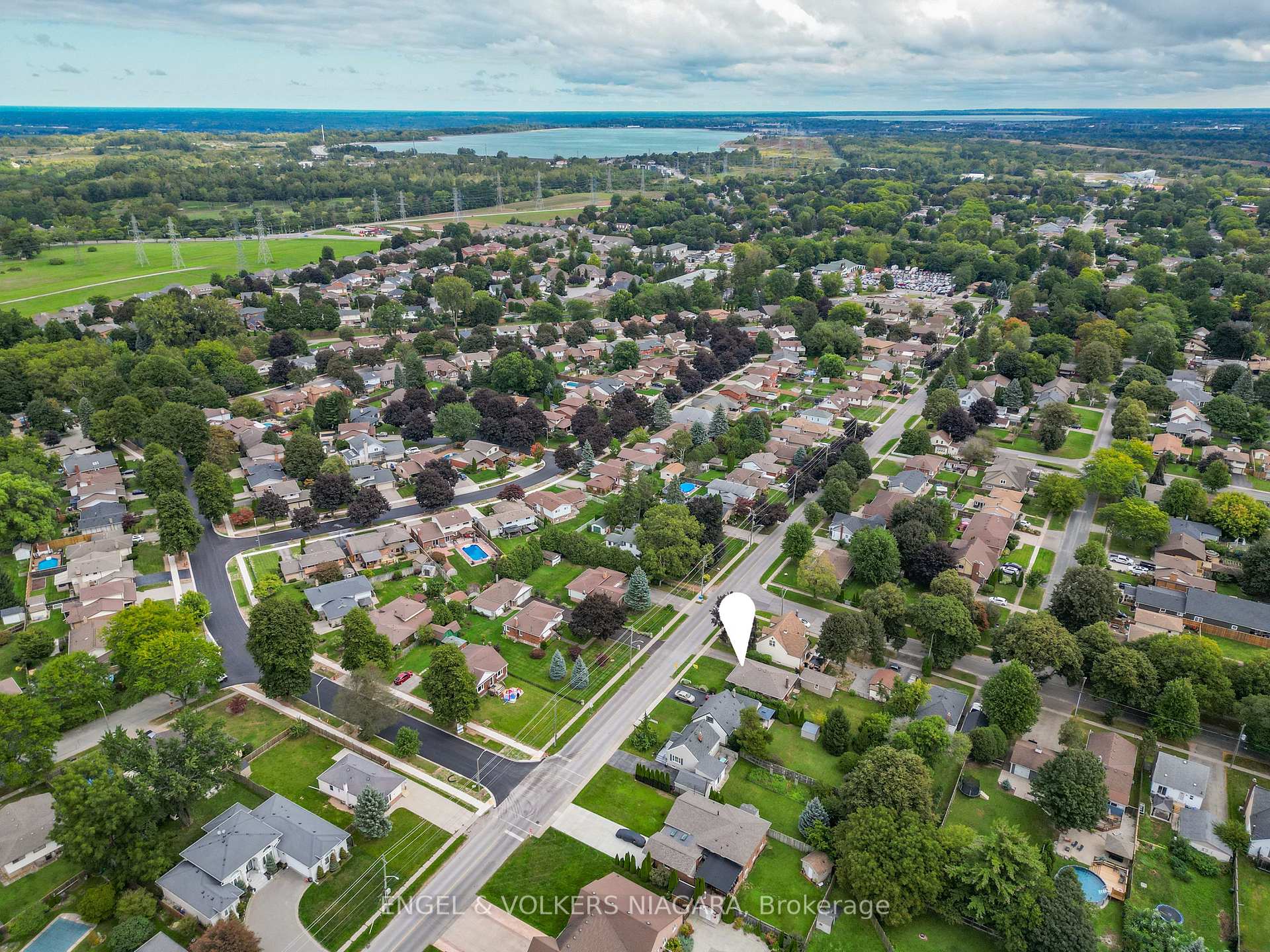 Photo 10 of 6534 Riall Street, Niagara Falls, Stamford — HOMEH