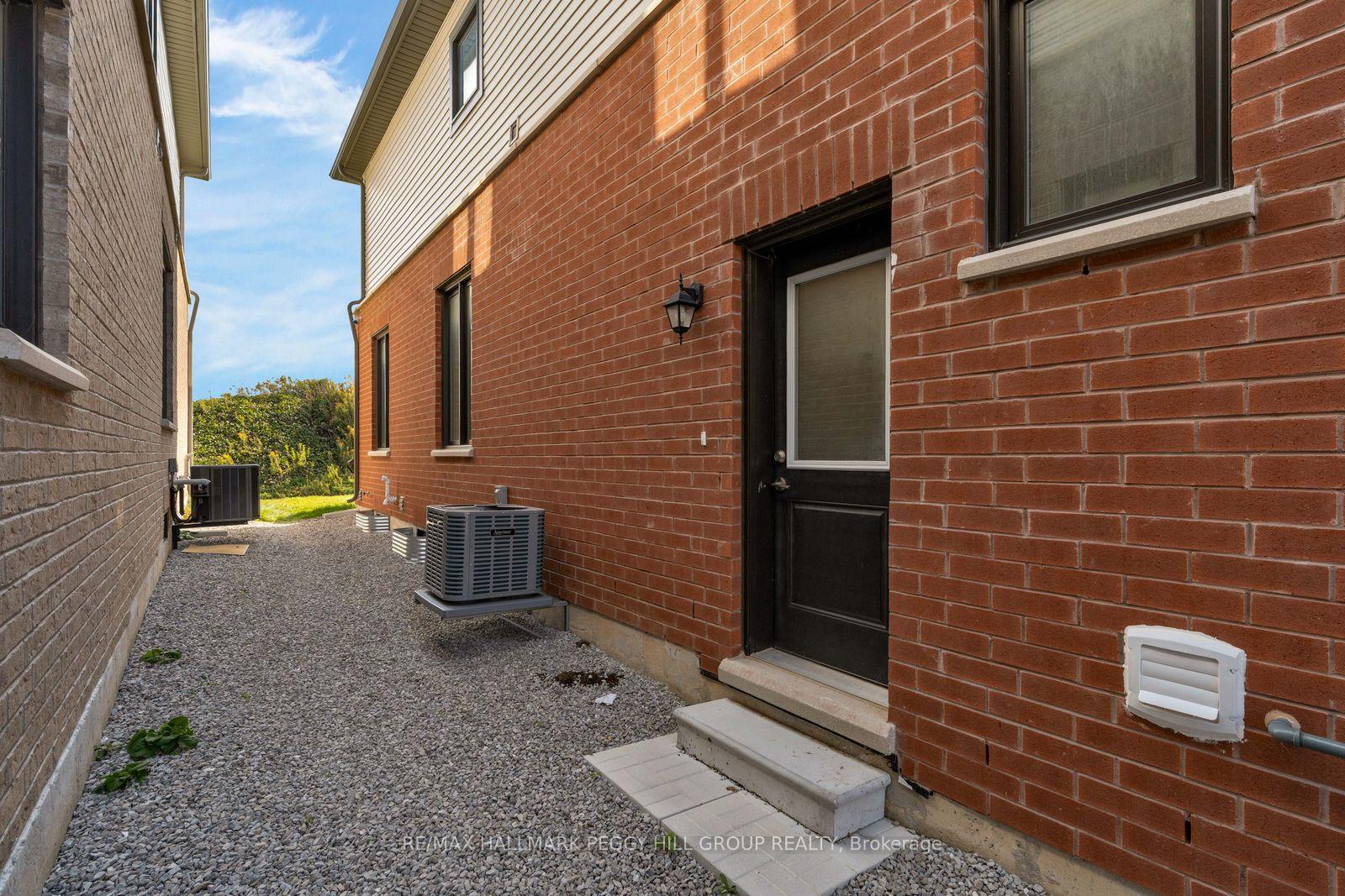 Photo 19 of 70 Phoenix Boulevard, Barrie, Rural Barrie Southeast — HOMEH