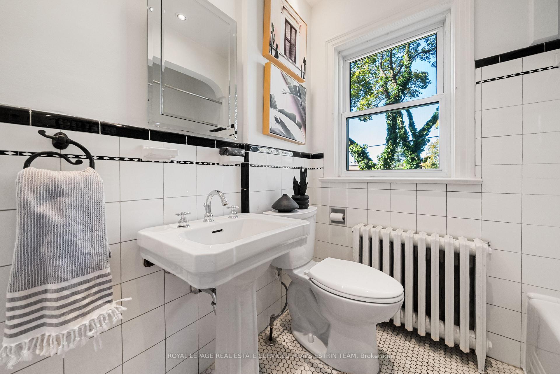 Photo 30 of 27 Berney Crescent, Toronto, Leaside — HOMEH