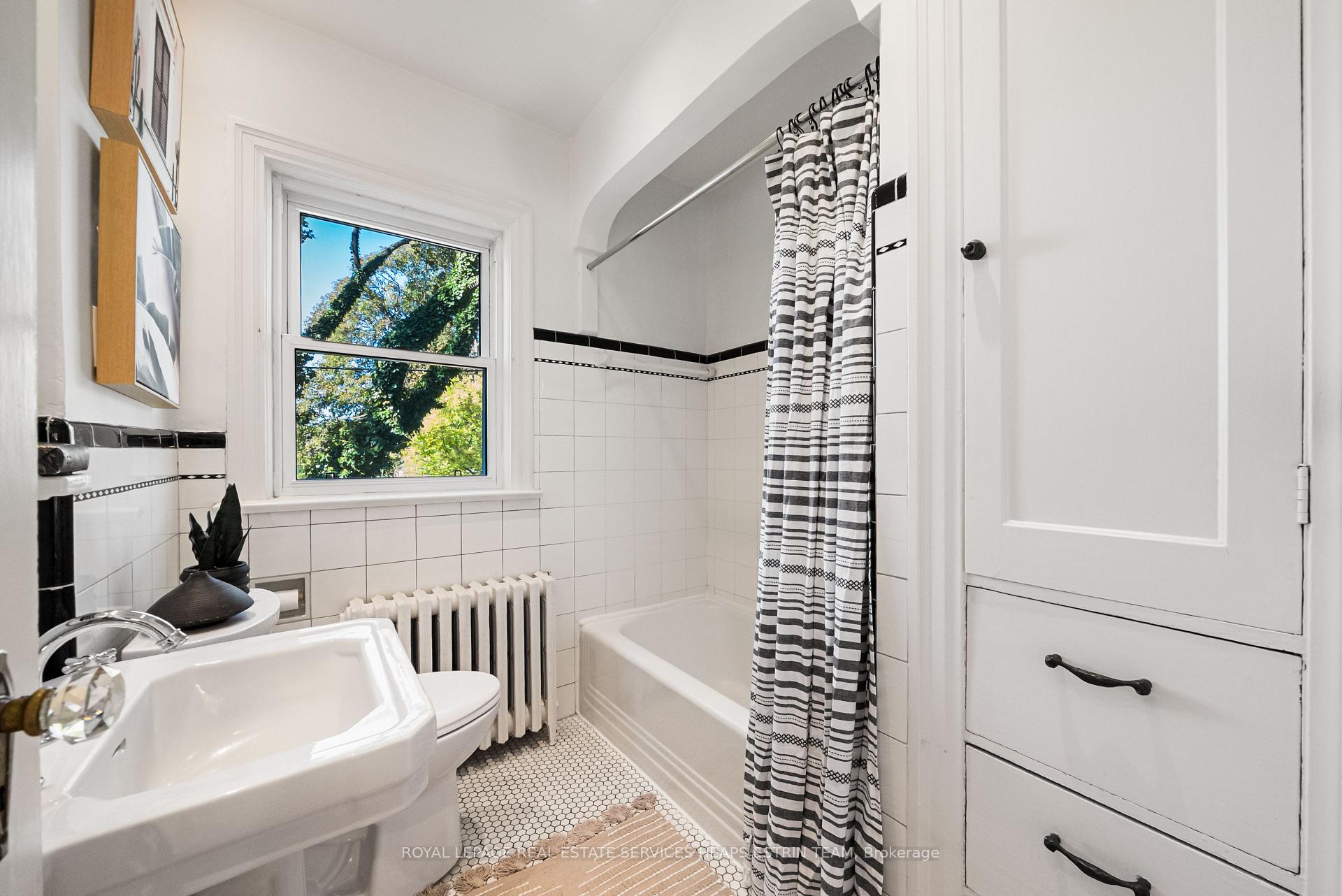 Photo 31 of 27 Berney Crescent, Toronto, Leaside — HOMEH