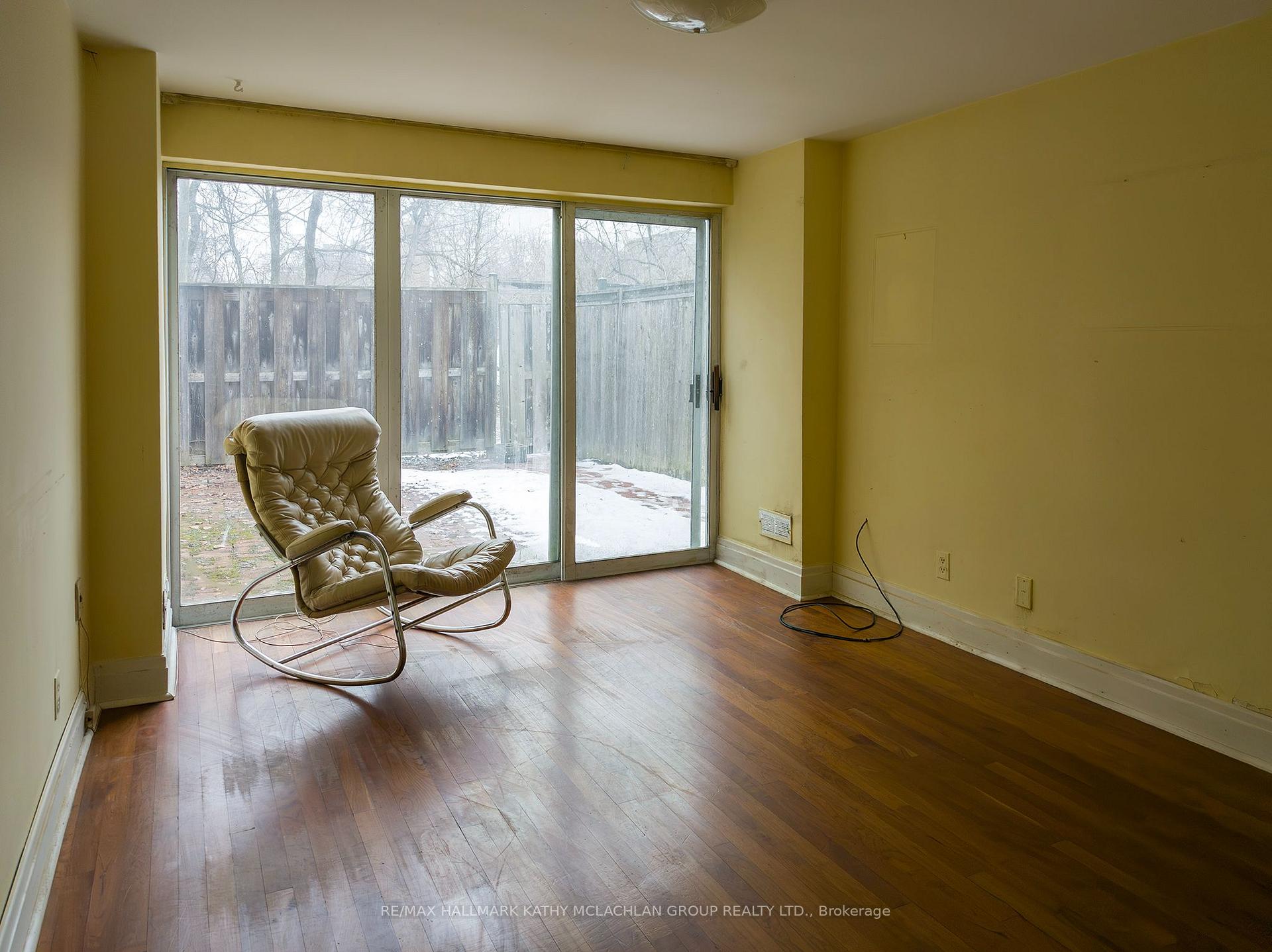 Photo 4 of 26 Belmont Street, Toronto, The Annex — HOMEH