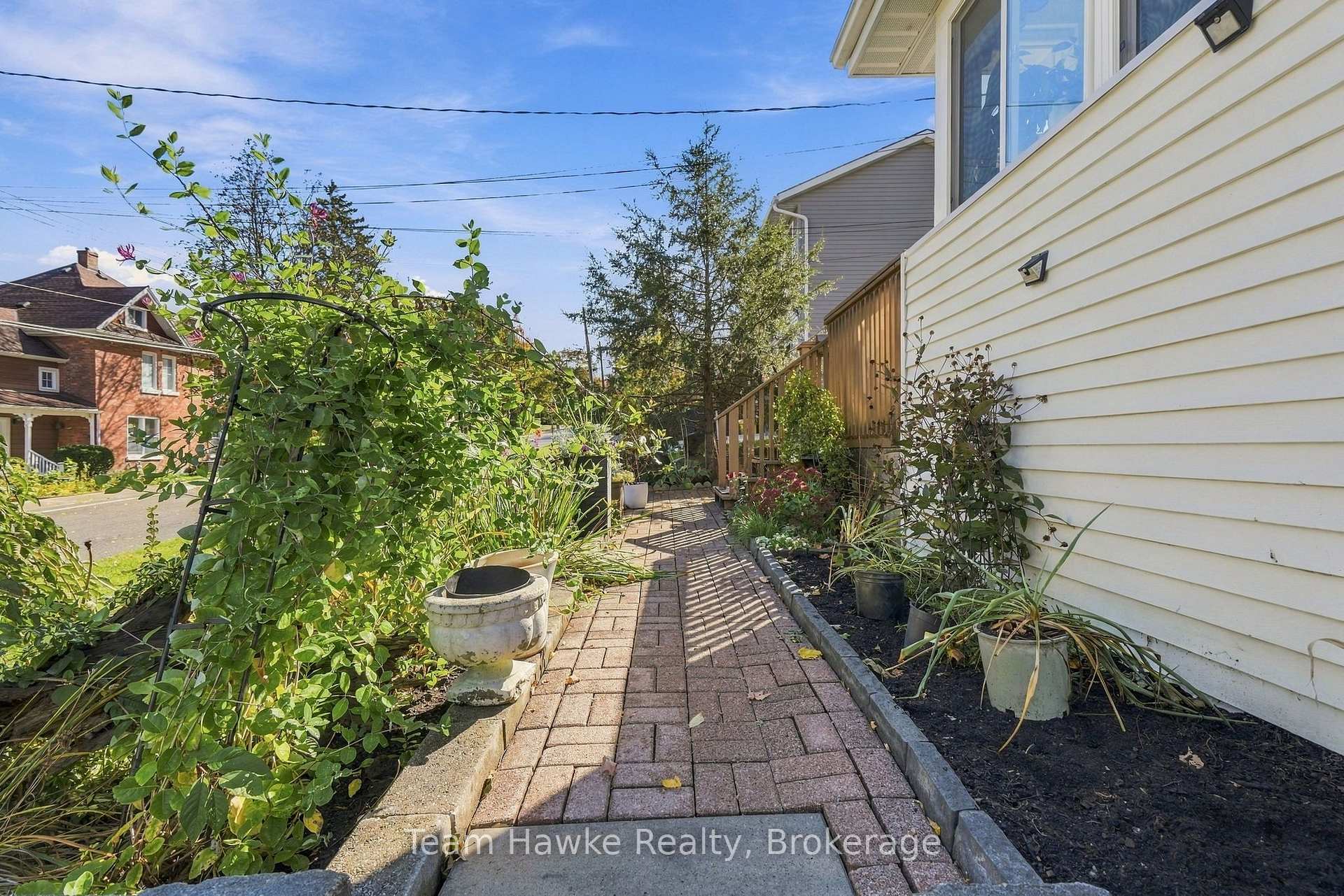 Photo 3 of 200 Fifth Street, Midland — HOMEH