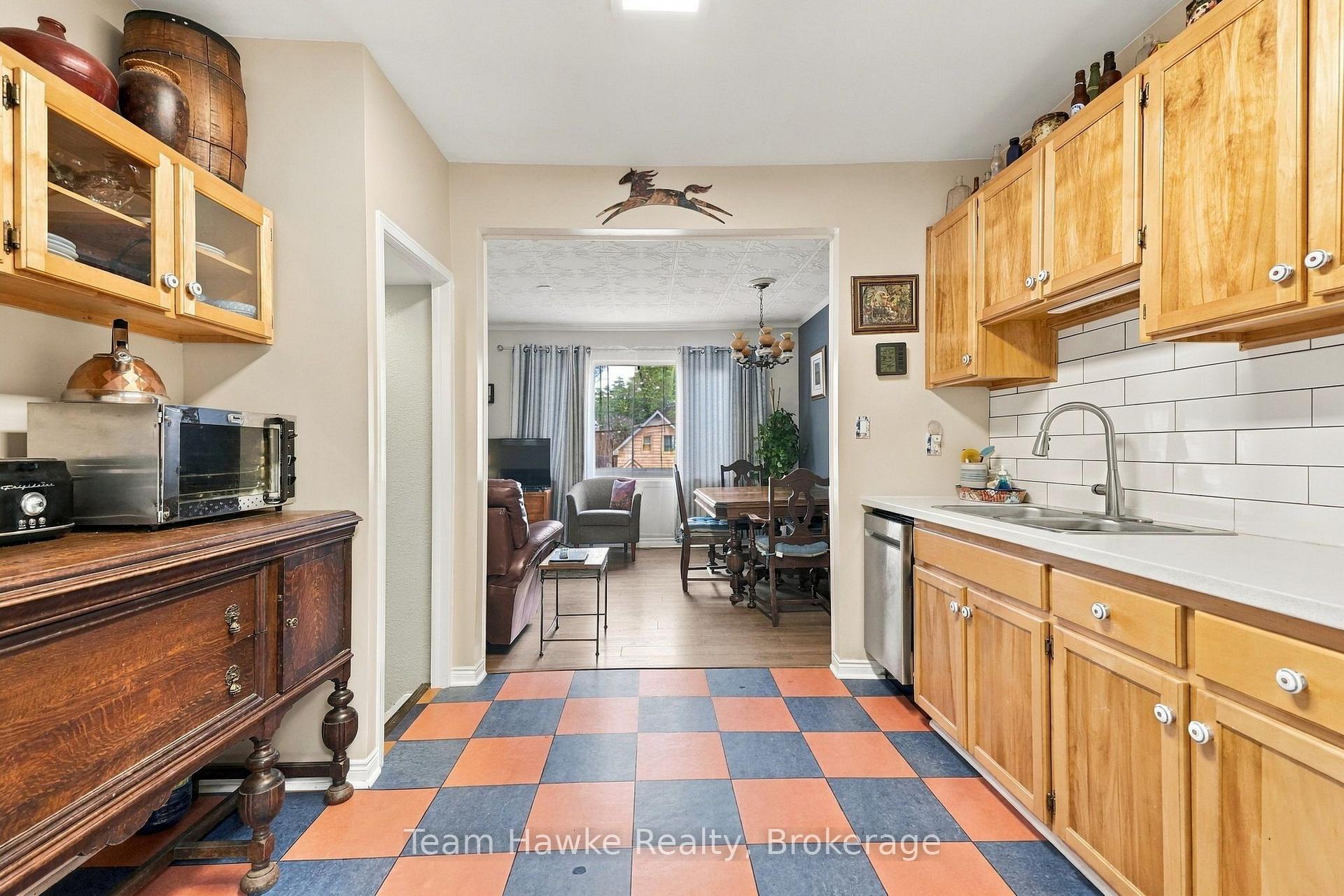 Photo 14 of 200 Fifth Street, Midland — HOMEH
