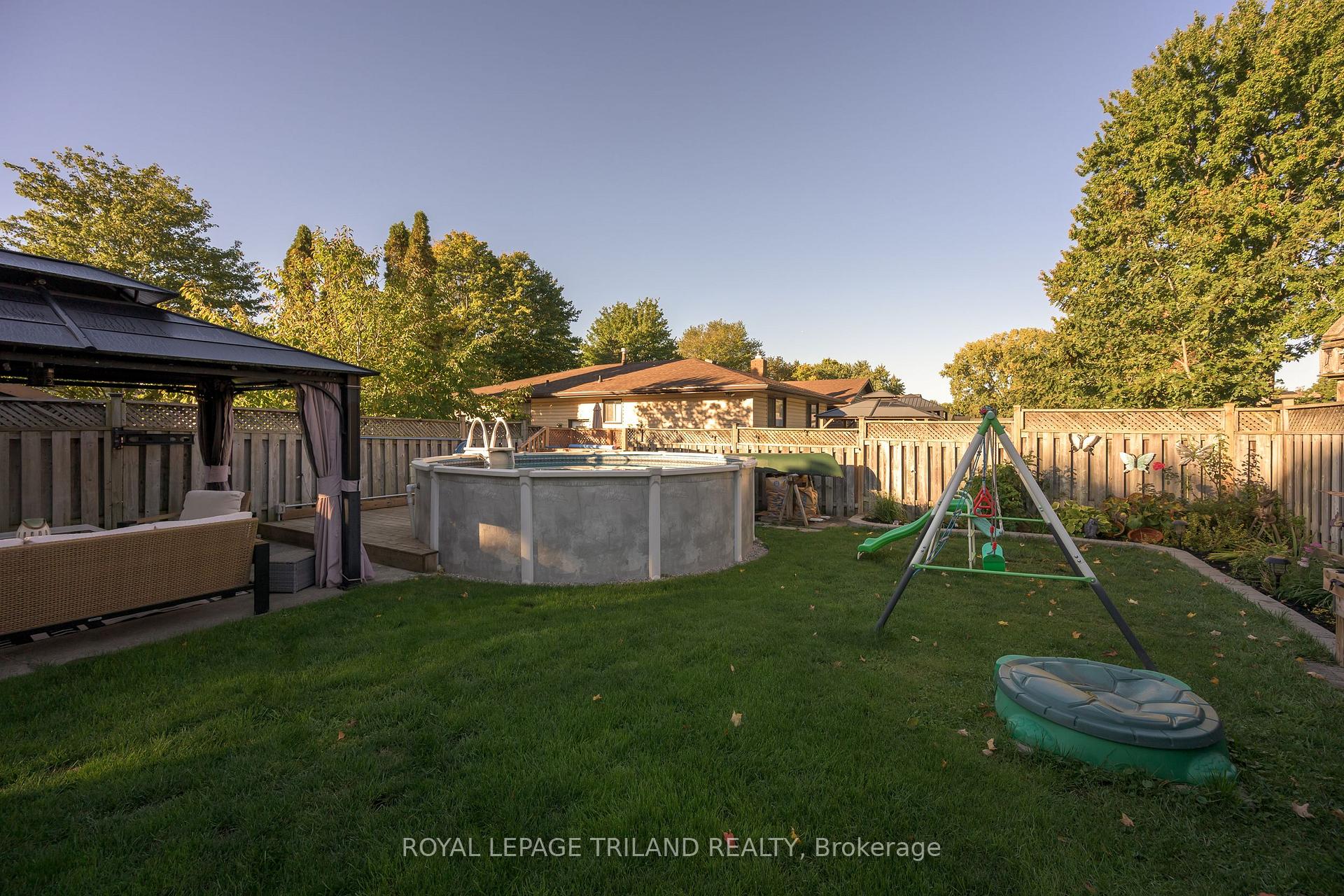 Photo 4 of 53 Stroud Crescent, London, South X — HOMEH