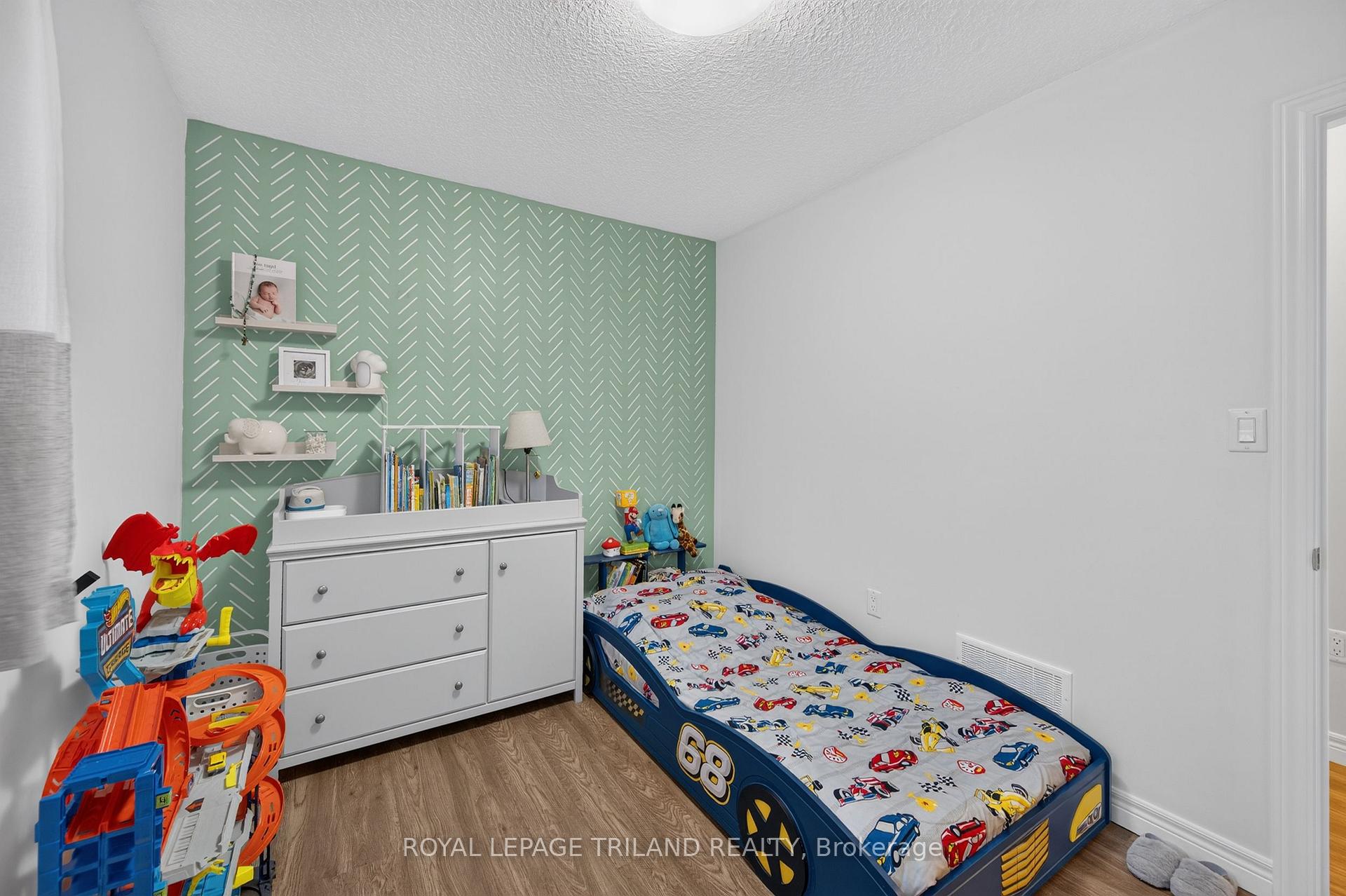 Photo 26 of 53 Stroud Crescent, London, South X — HOMEH