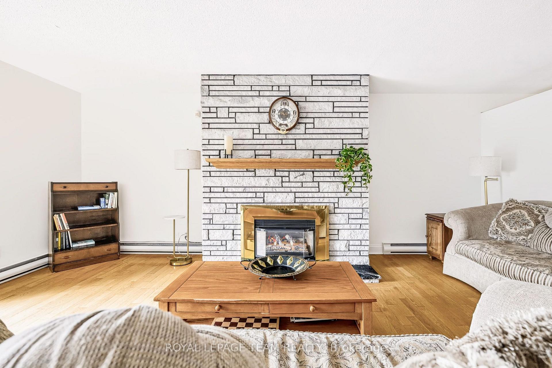 Photo 6 of 2027 Dundas Street, Edwardsburgh/Cardinal, Town of Cardinal — HOMEH