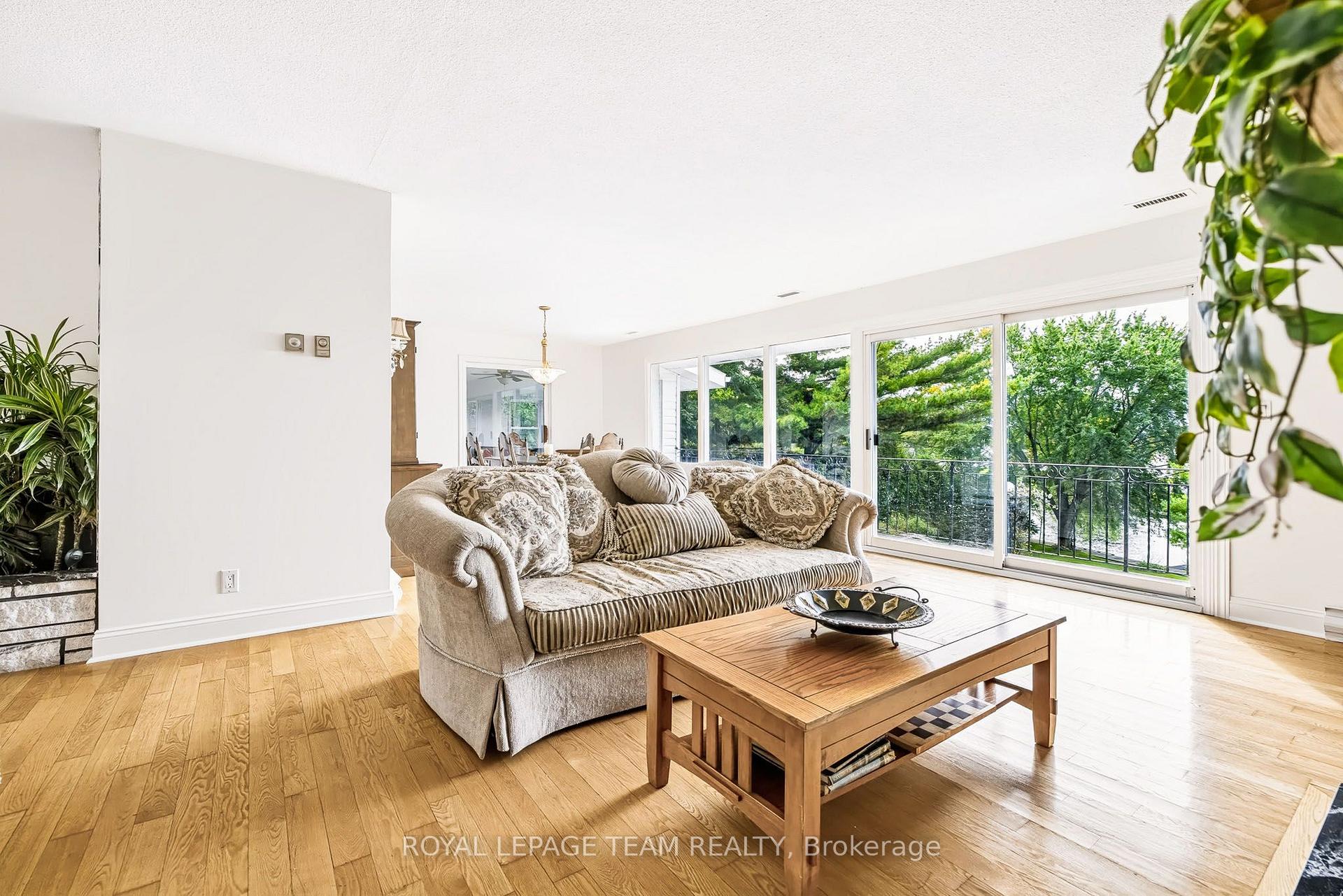 Photo 7 of 2027 Dundas Street, Edwardsburgh/Cardinal, Town of Cardinal — HOMEH