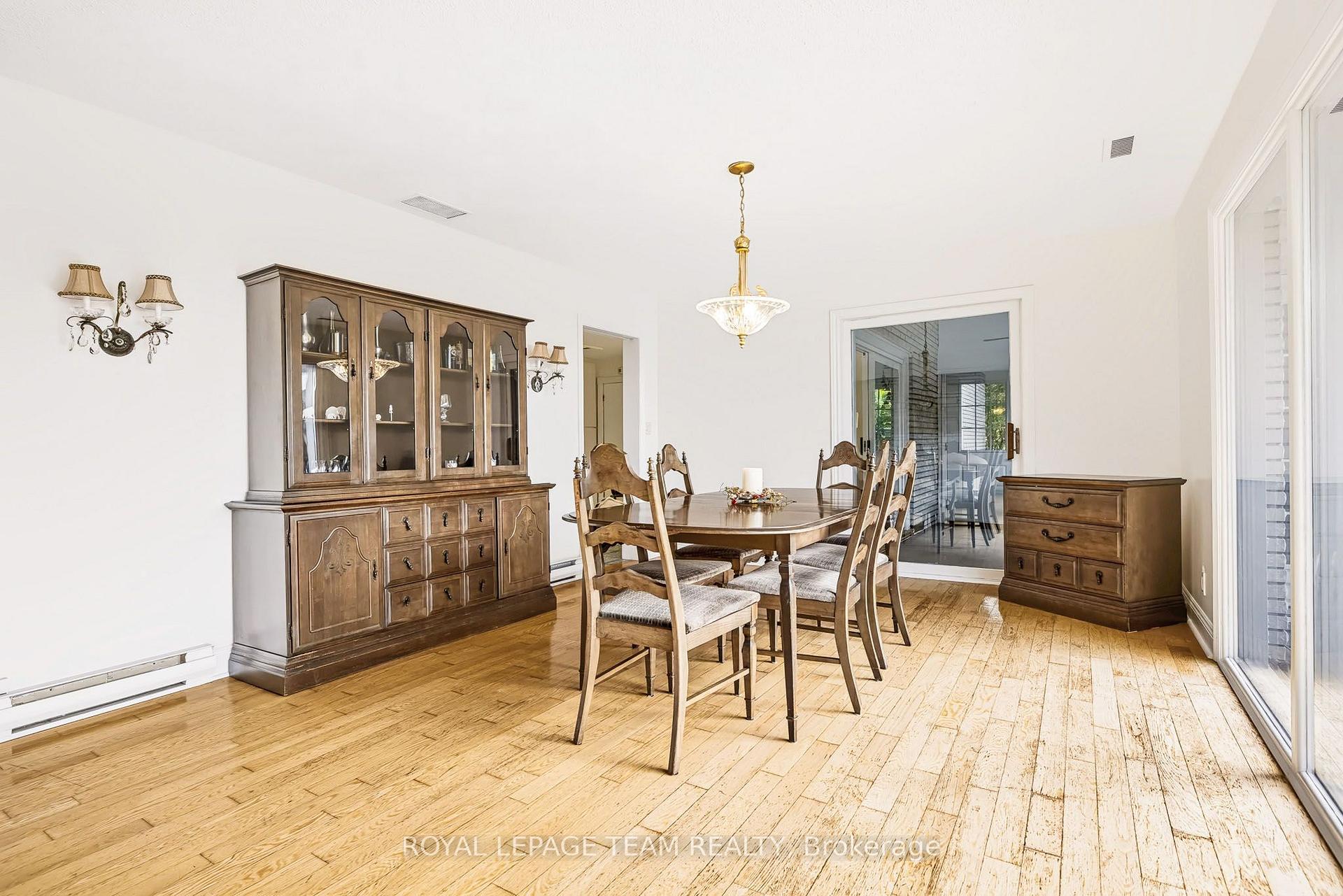 Photo 8 of 2027 Dundas Street, Edwardsburgh/Cardinal, Town of Cardinal — HOMEH