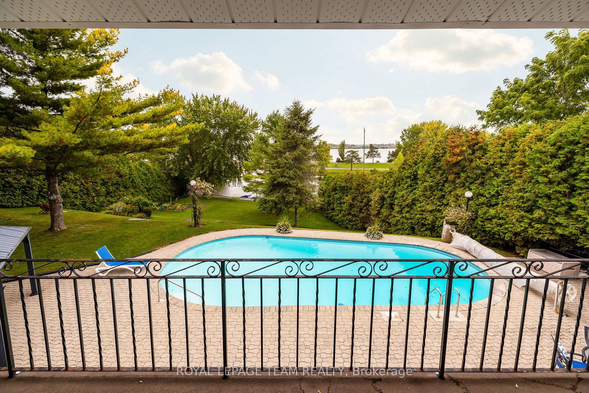 Photo 10 of 2027 Dundas Street, Edwardsburgh/Cardinal, Town of Cardinal — HOMEH