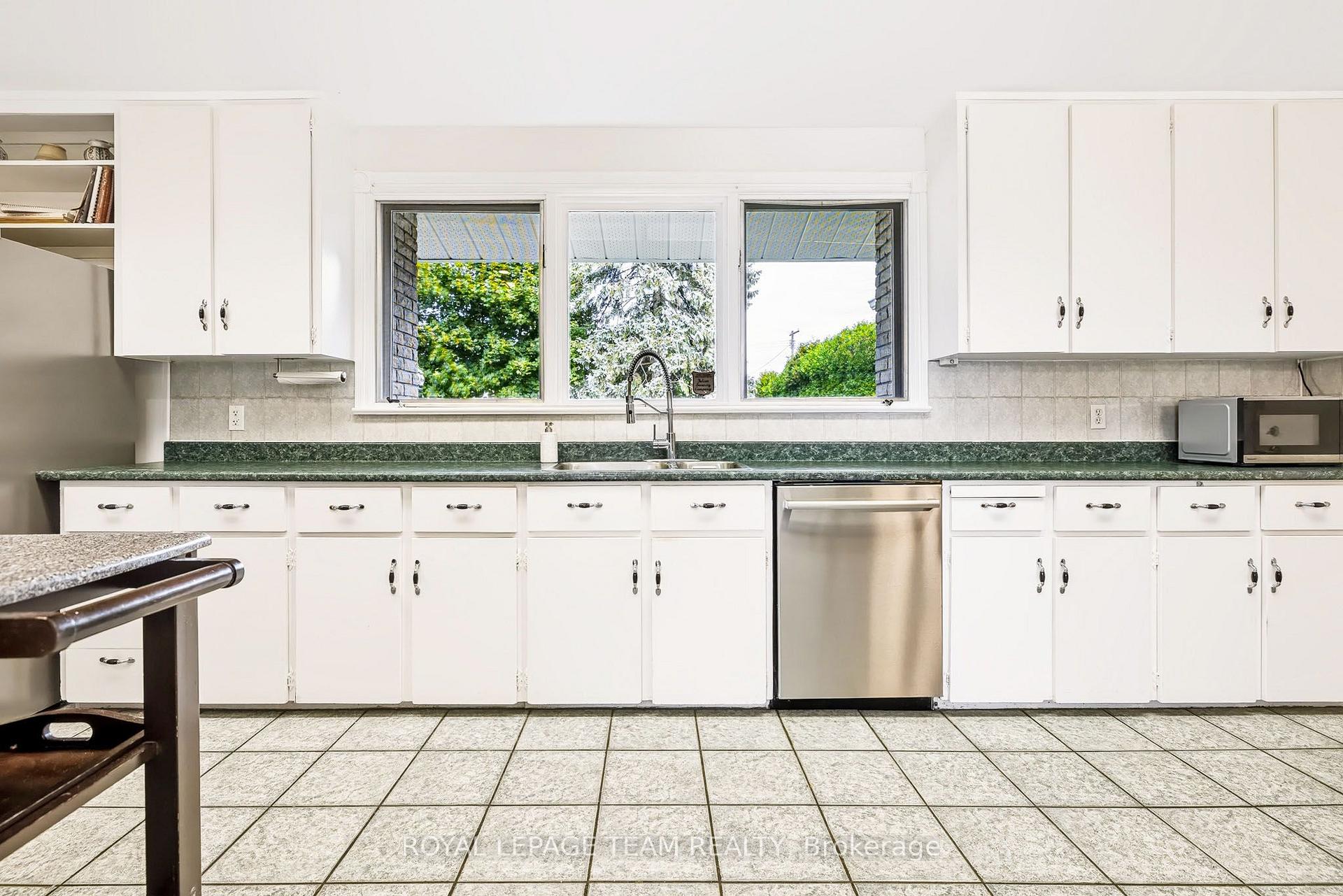Photo 11 of 2027 Dundas Street, Edwardsburgh/Cardinal, Town of Cardinal — HOMEH