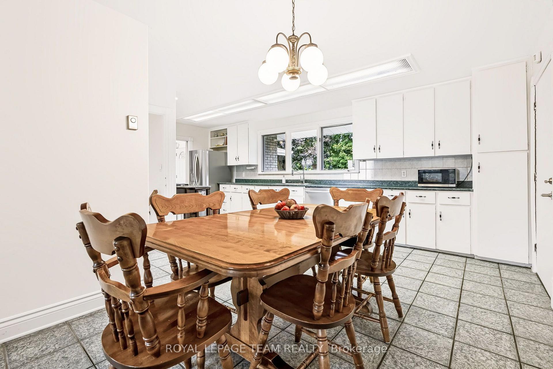 Photo 13 of 2027 Dundas Street, Edwardsburgh/Cardinal, Town of Cardinal — HOMEH