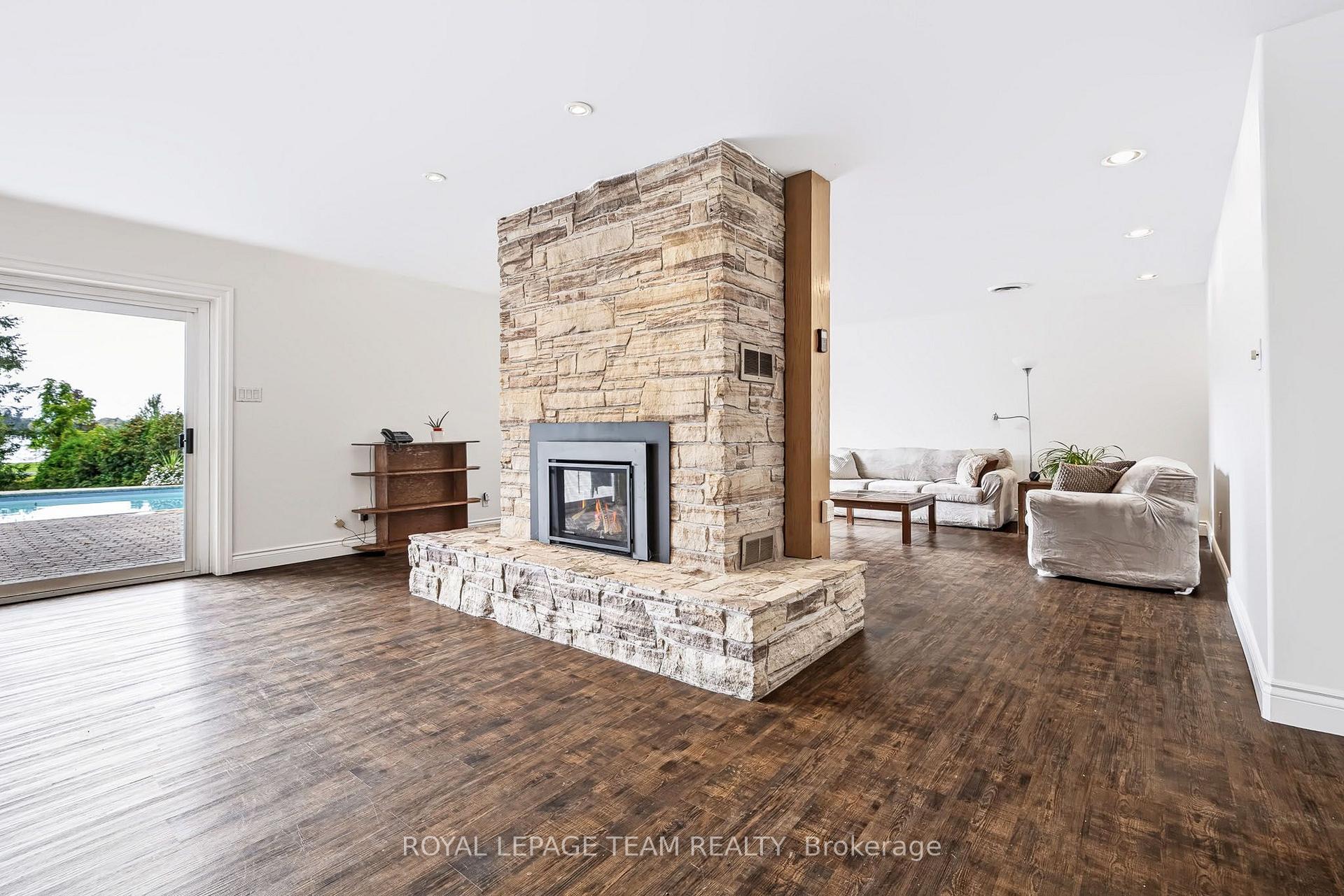 Photo 22 of 2027 Dundas Street, Edwardsburgh/Cardinal, Town of Cardinal — HOMEH