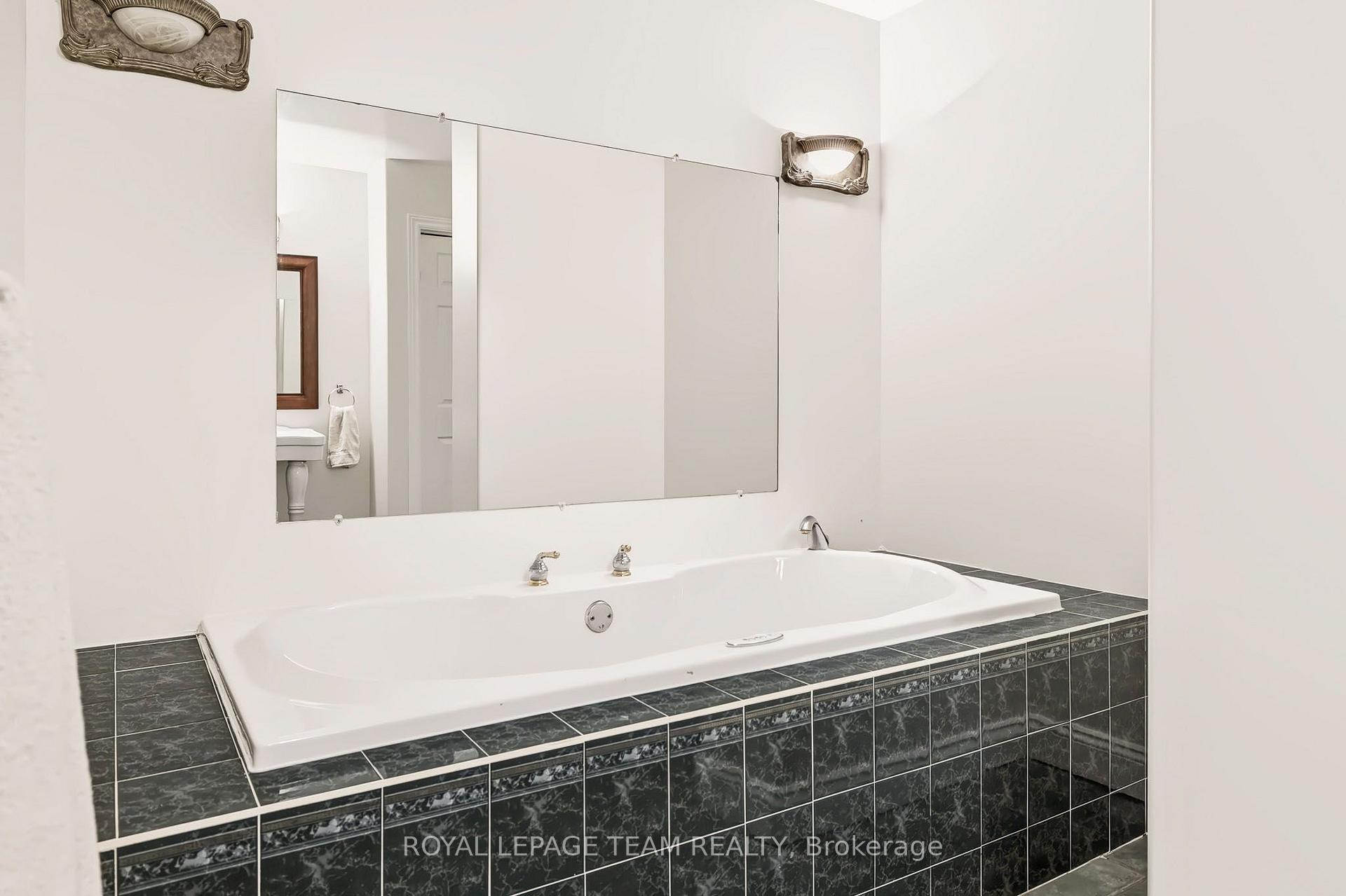 Photo 30 of 2027 Dundas Street, Edwardsburgh/Cardinal, Town of Cardinal — HOMEH