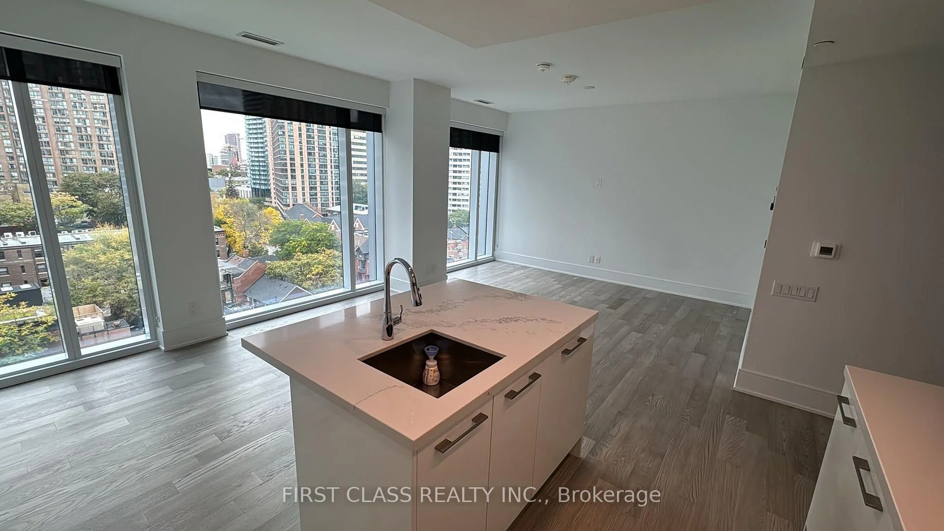 Photo 5 of Unit 915, 1 Gloucester Street, Toronto, Church-Yonge Corridor — HOMEH