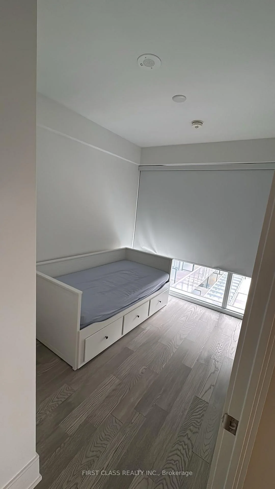 Photo 9 of Unit 915, 1 Gloucester Street, Toronto, Church-Yonge Corridor — HOMEH
