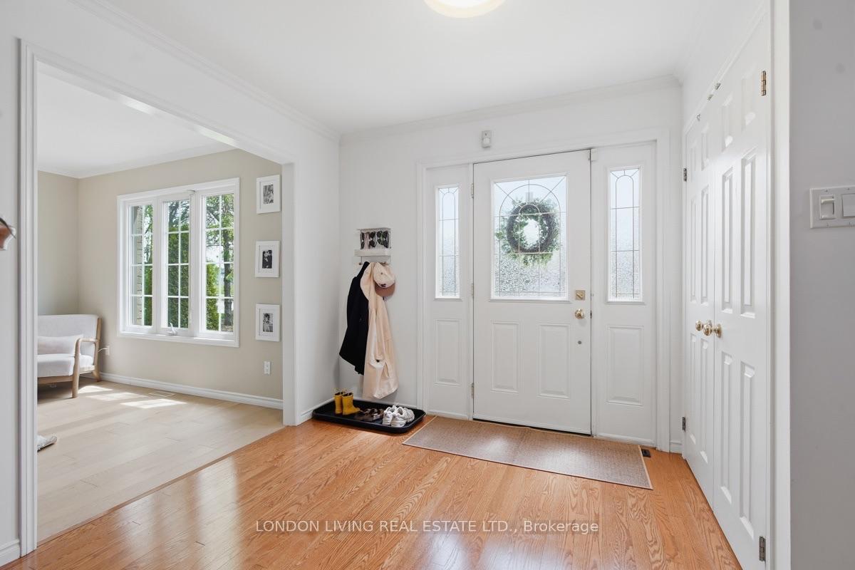 Photo 4 of 7006 Diane Crescent, London, South V — HOMEH