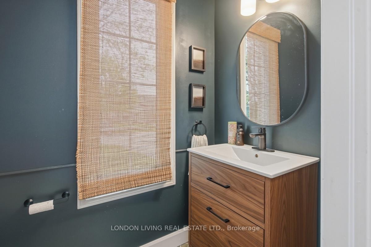 Photo 15 of 7006 Diane Crescent, London, South V — HOMEH