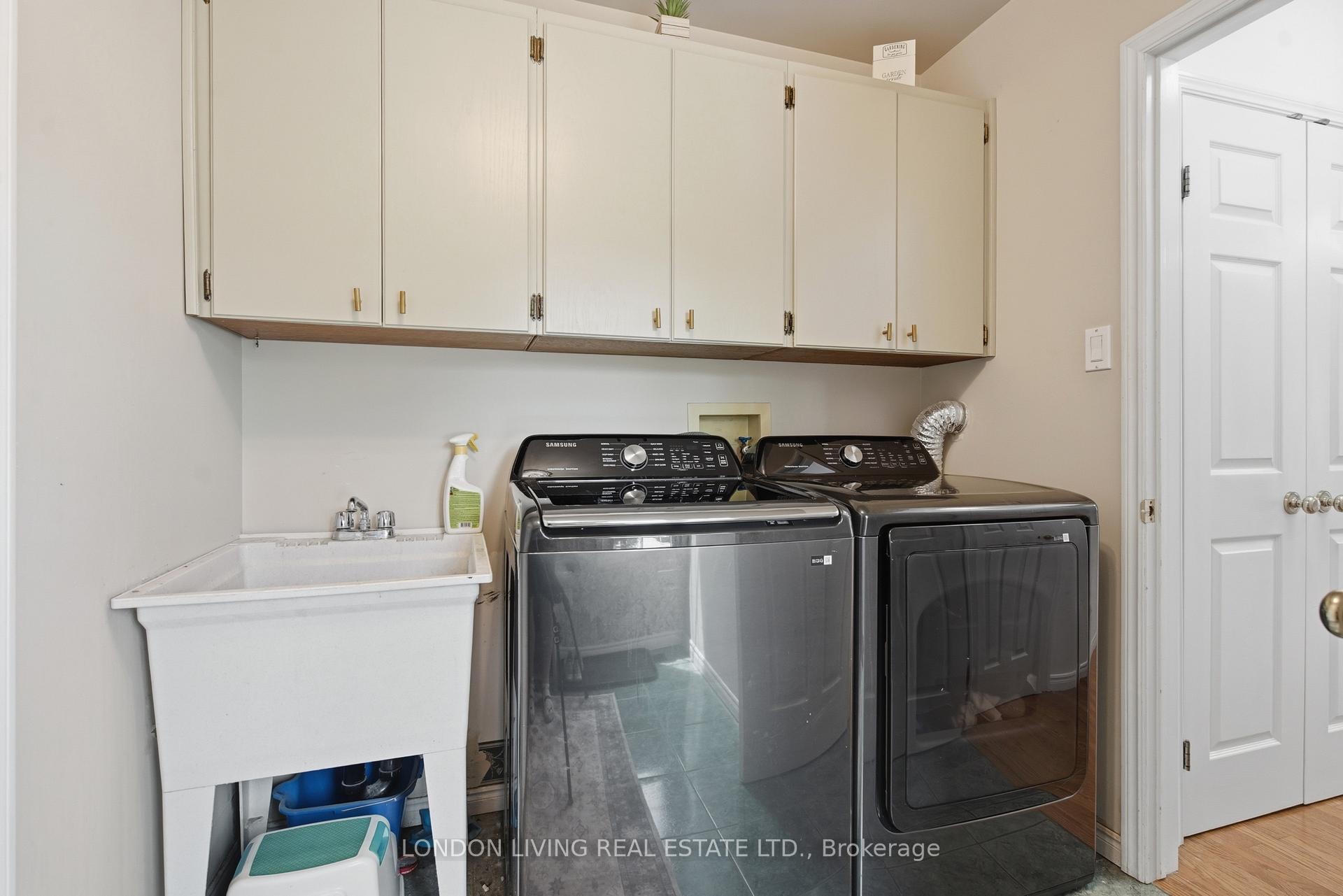 Photo 16 of 7006 Diane Crescent, London, South V — HOMEH
