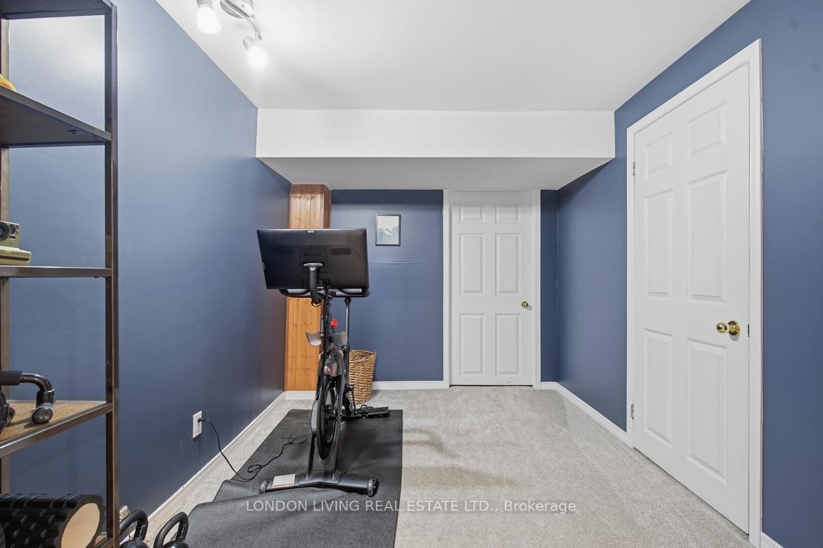 Photo 30 of 7006 Diane Crescent, London, South V — HOMEH