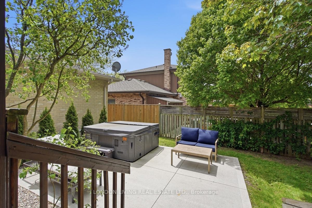 Photo 34 of 7006 Diane Crescent, London, South V — HOMEH