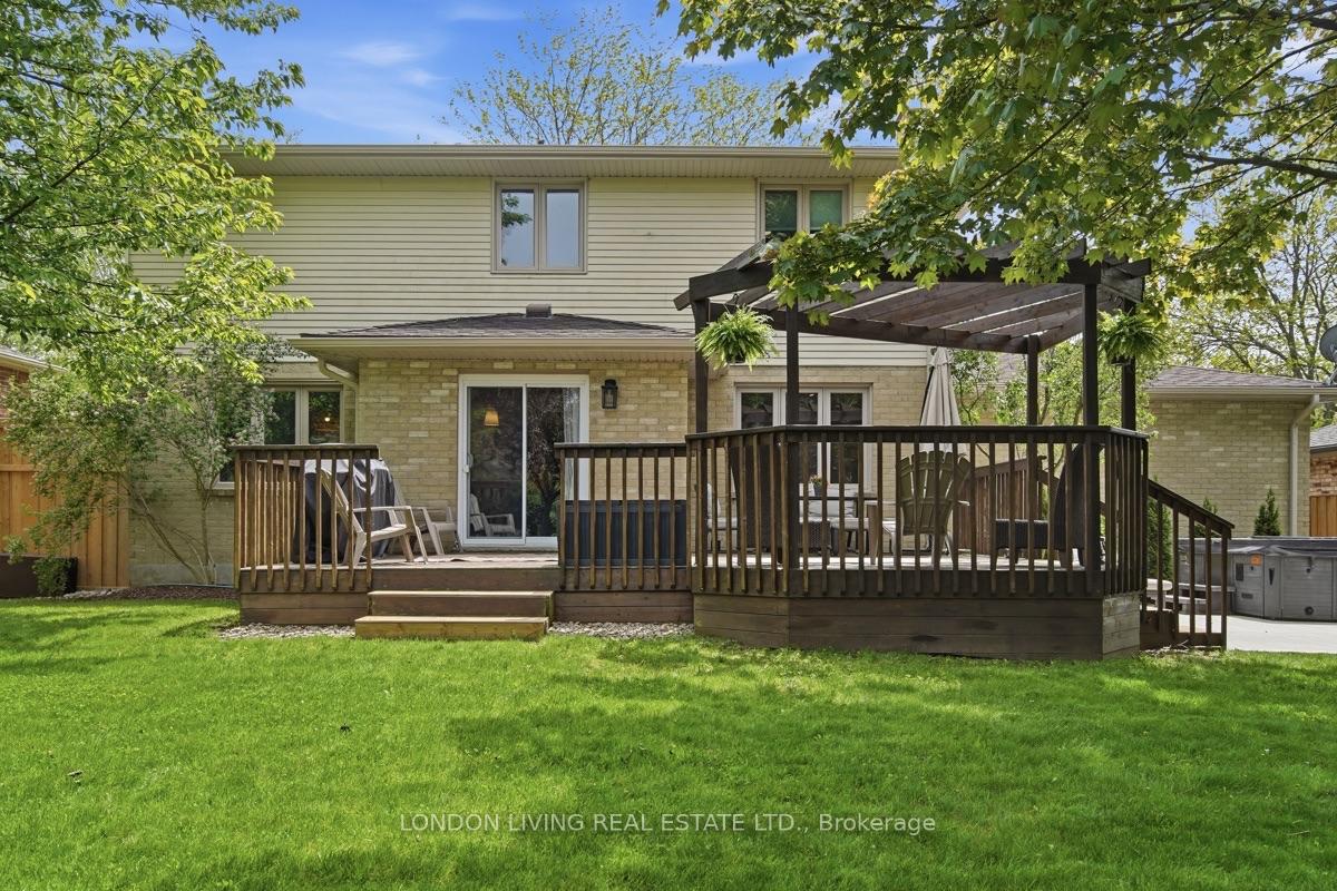Photo 39 of 7006 Diane Crescent, London, South V — HOMEH