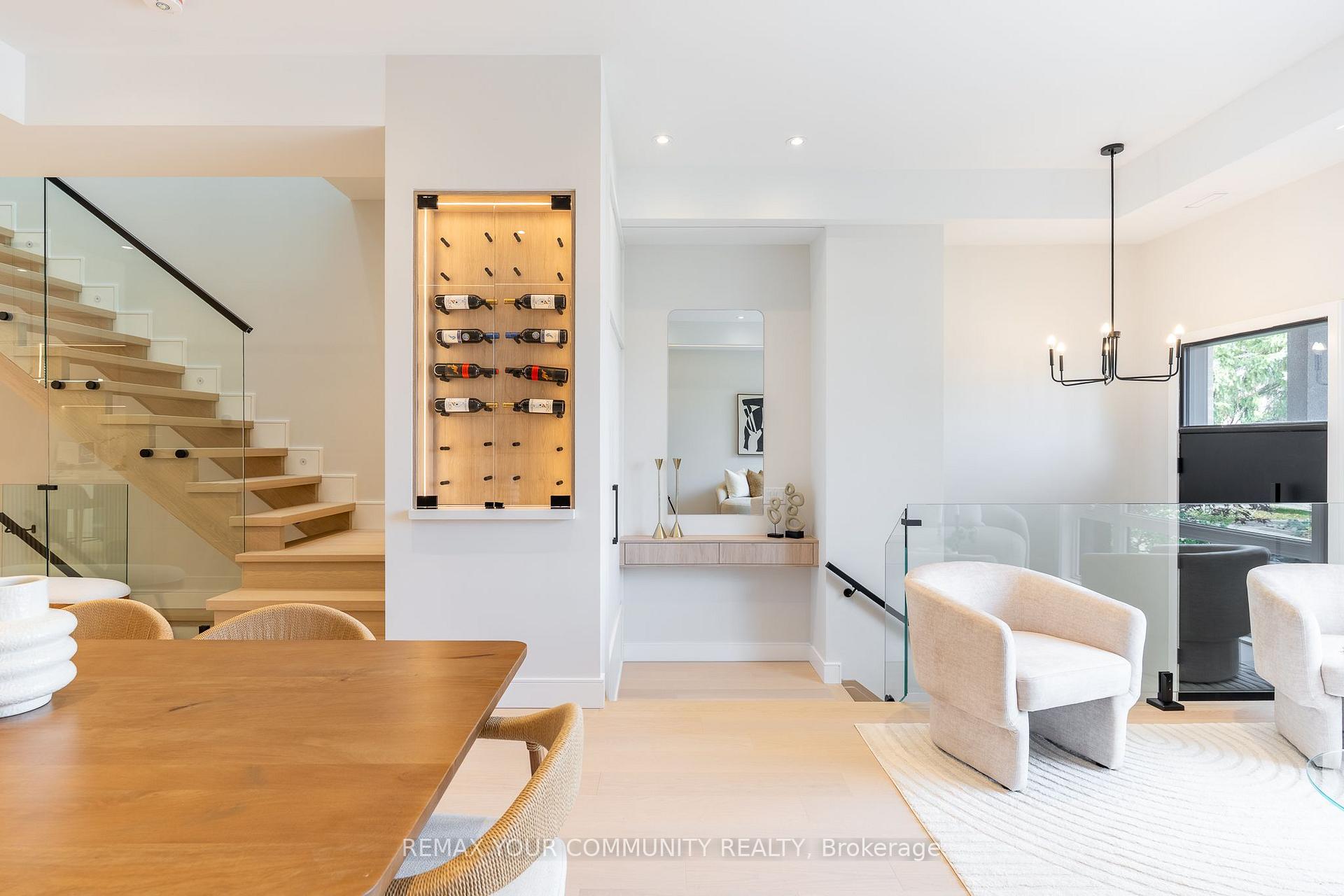 Photo 4 of 281 Queensdale Avenue, Toronto, Danforth Village-East York — HOMEH