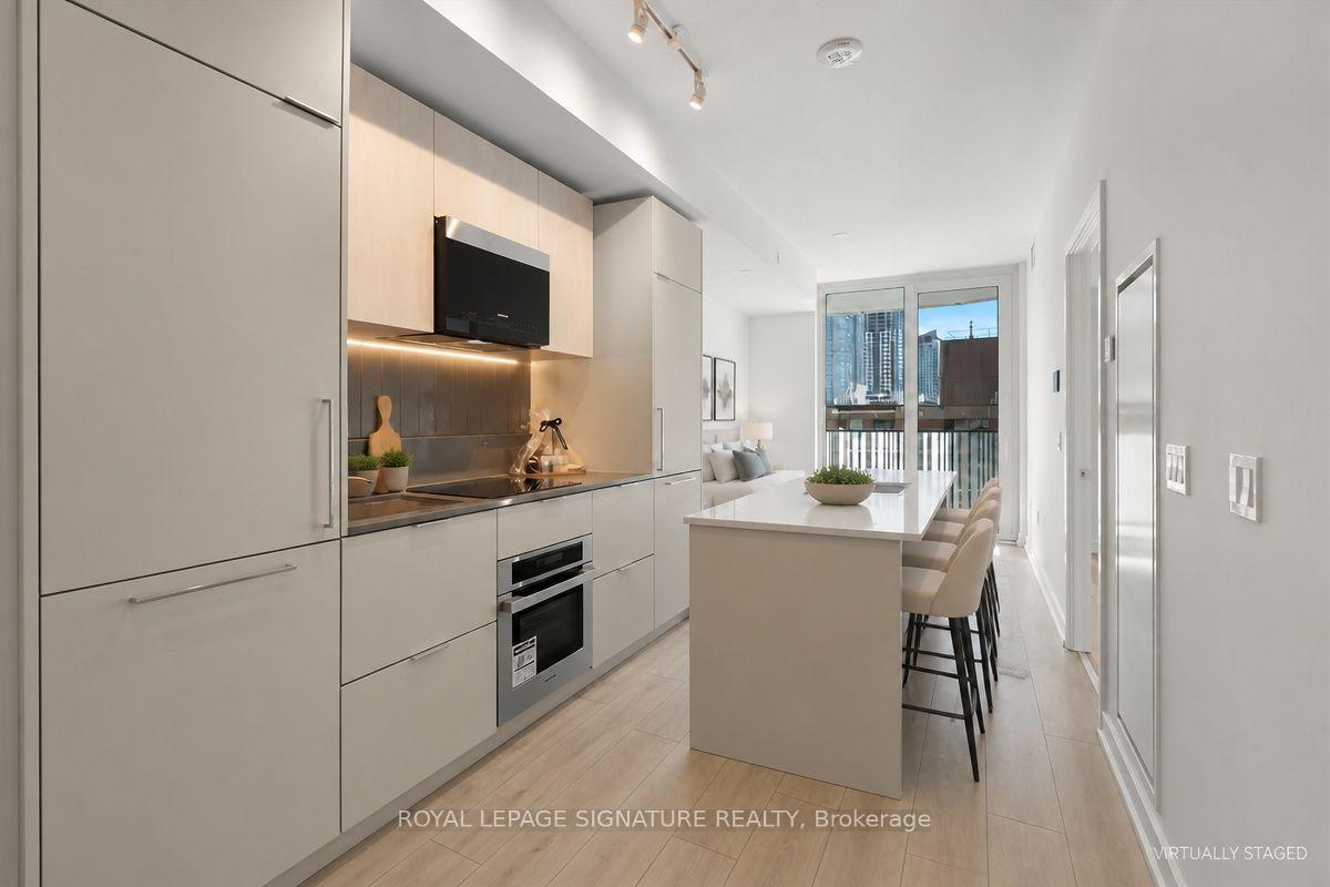 Photo 8 of Unit 905, 1 Fairview Road E, Mississauga, Mississauga Valleys — HOMEH