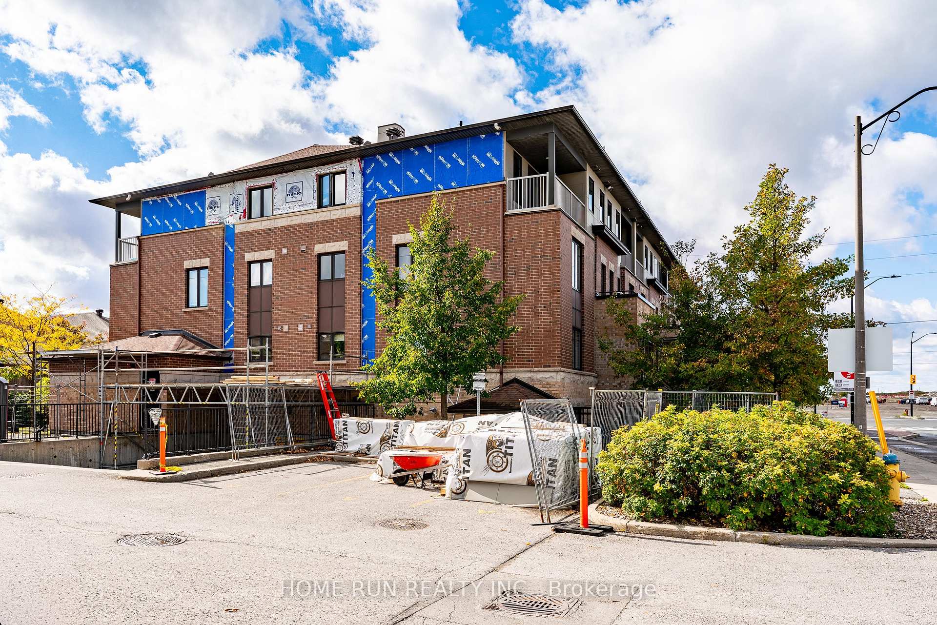 Photo 3 of 770B Chapman Mills Drive, Ottawa, Barrhaven - Strandherd — HOMEH
