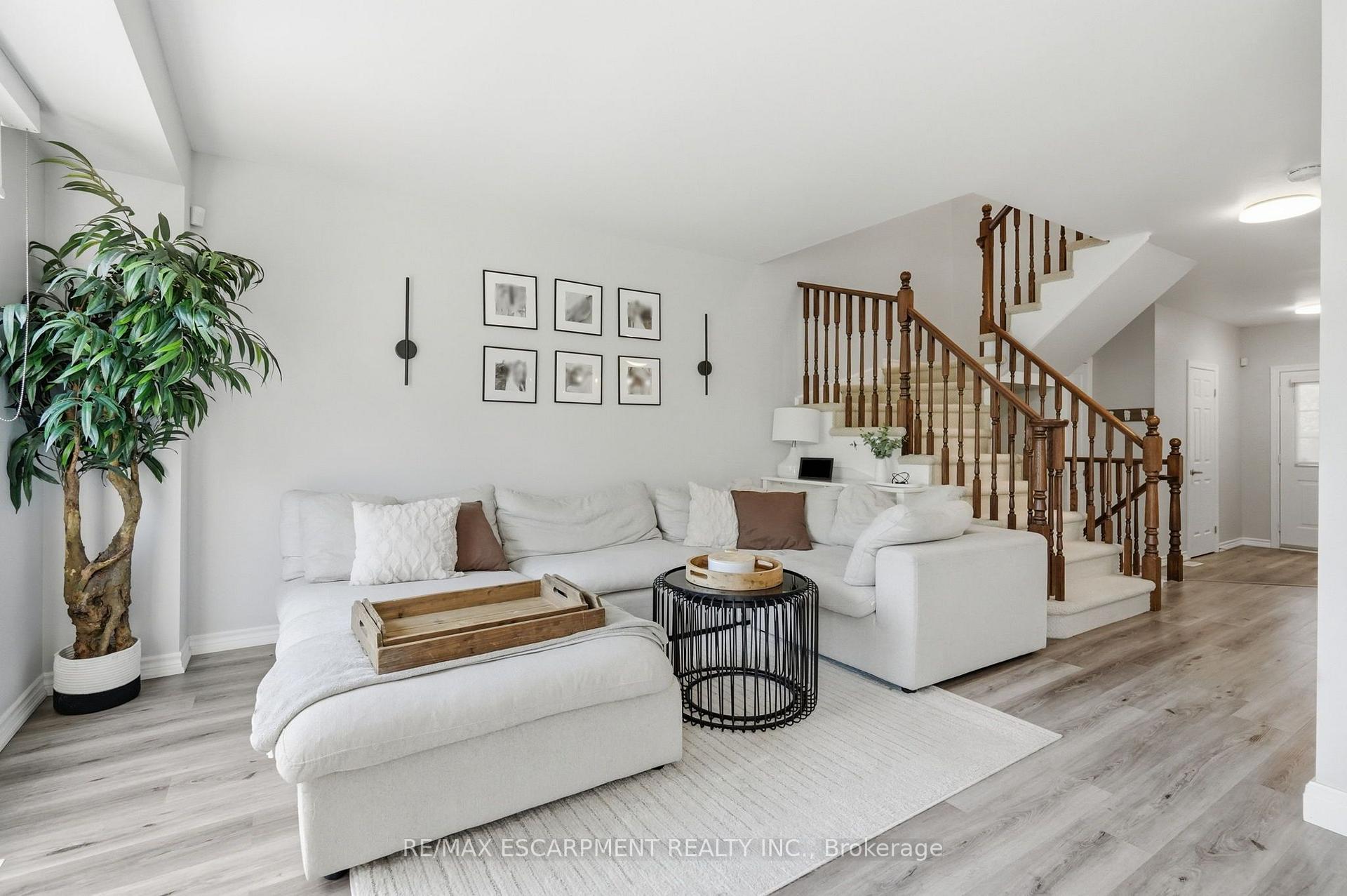 Photo 13 of Unit 12, 39 Panabaker Drive, Hamilton, Ancaster — HOMEH