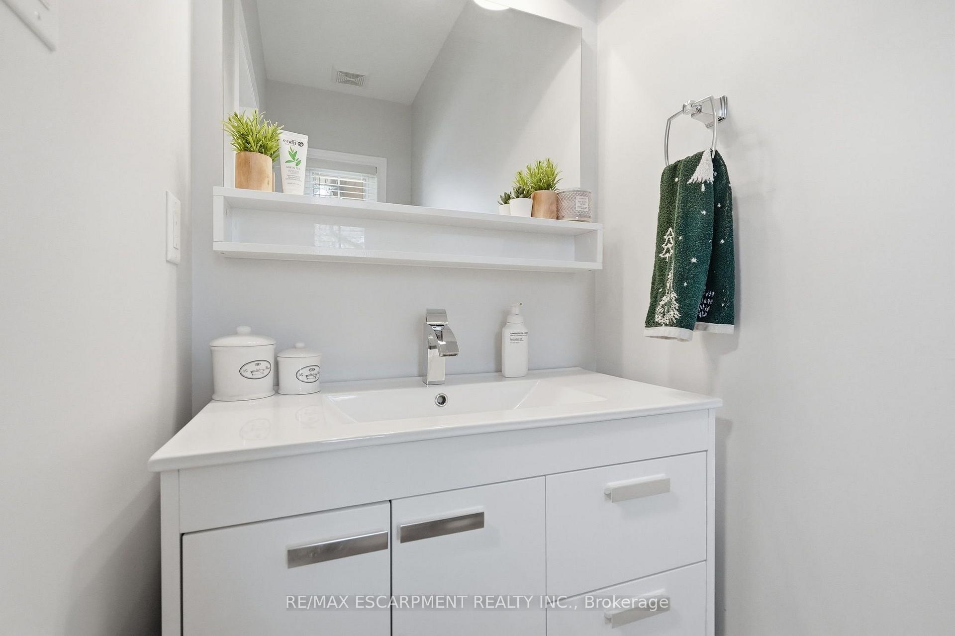 Photo 16 of Unit 12, 39 Panabaker Drive, Hamilton, Ancaster — HOMEH