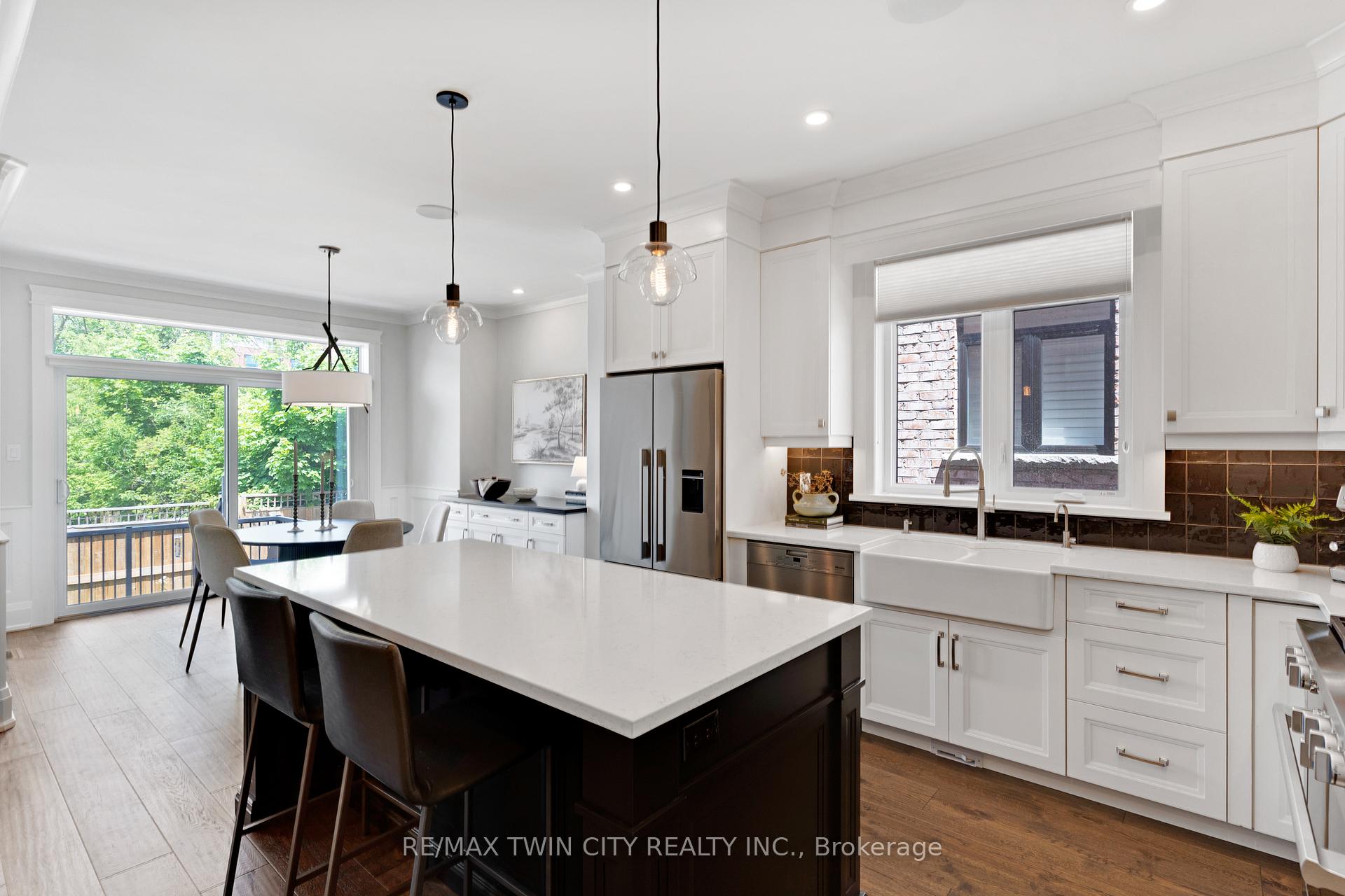 Photo 3 of 12 George Street, Waterloo, Uptown West — HOMEH