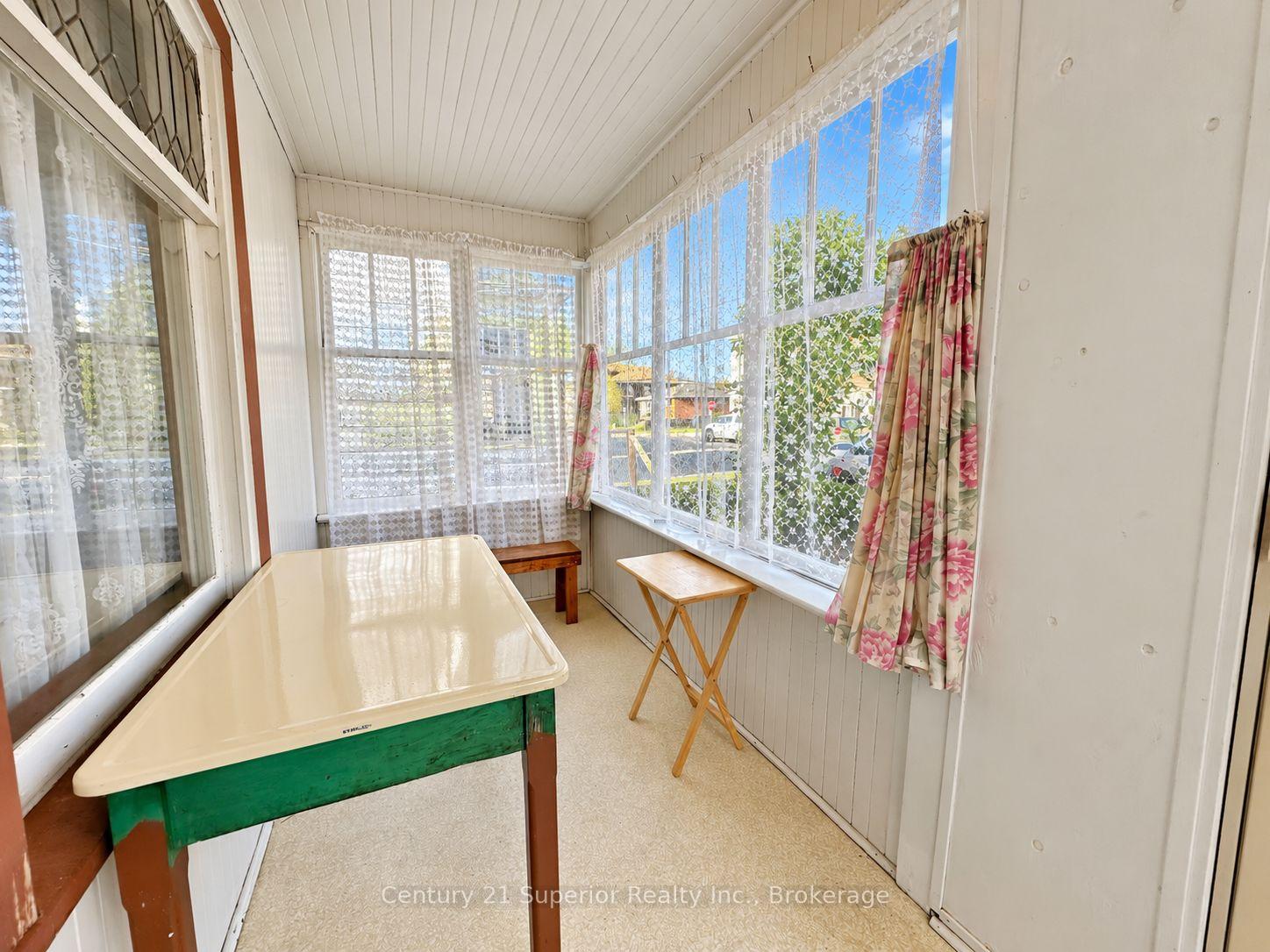 Photo 5 of 531 Mctavish Street, Thunder Bay, East End — HOMEH