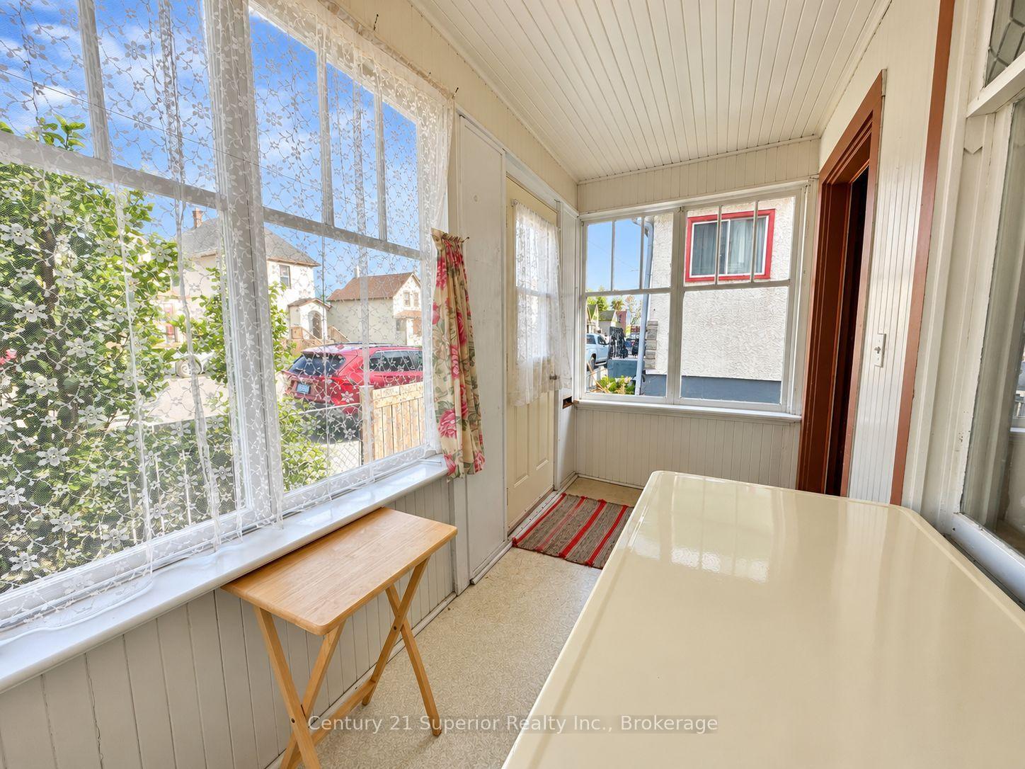 Photo 6 of 531 Mctavish Street, Thunder Bay, East End — HOMEH