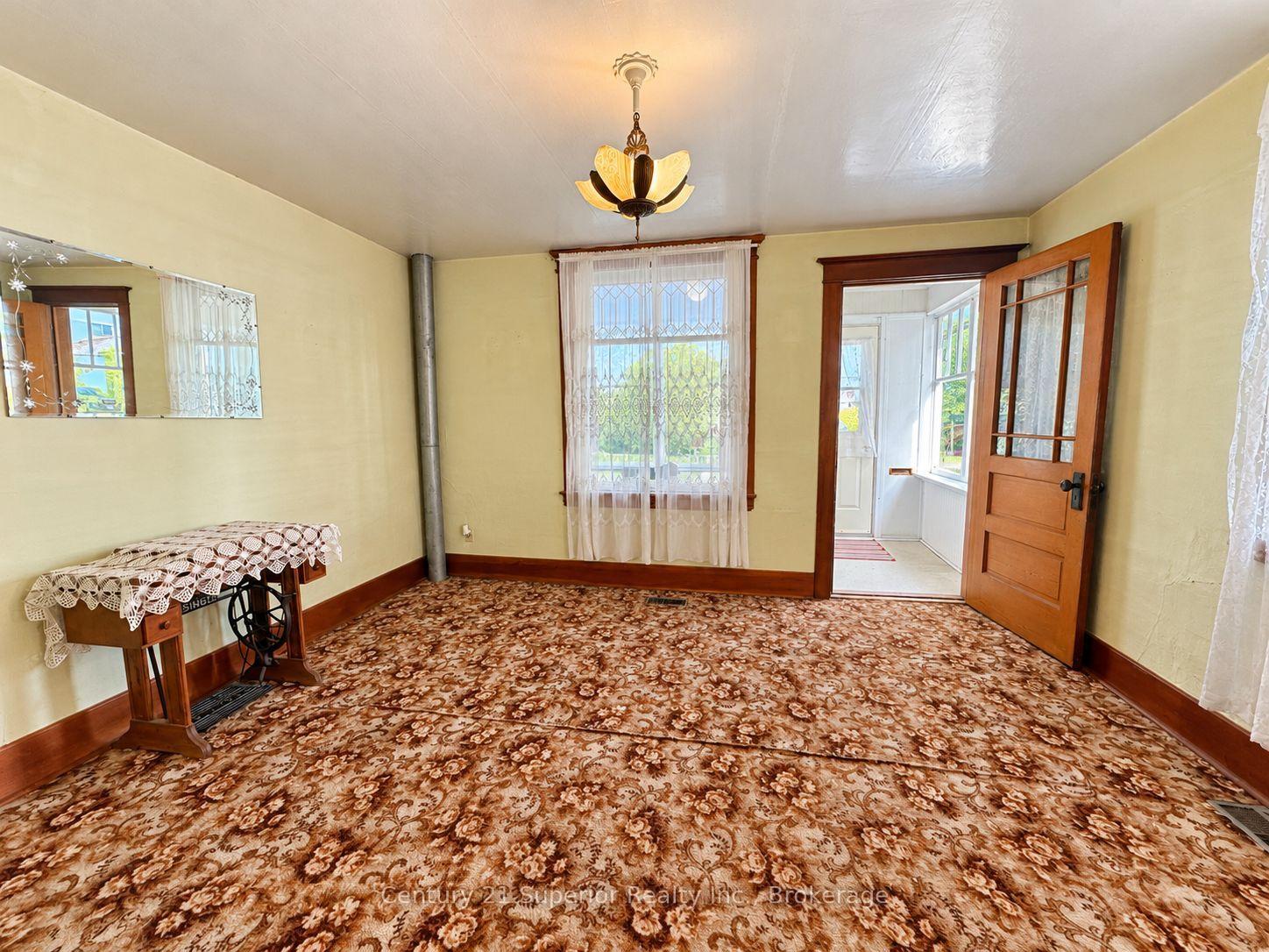 Photo 10 of 531 Mctavish Street, Thunder Bay, East End — HOMEH