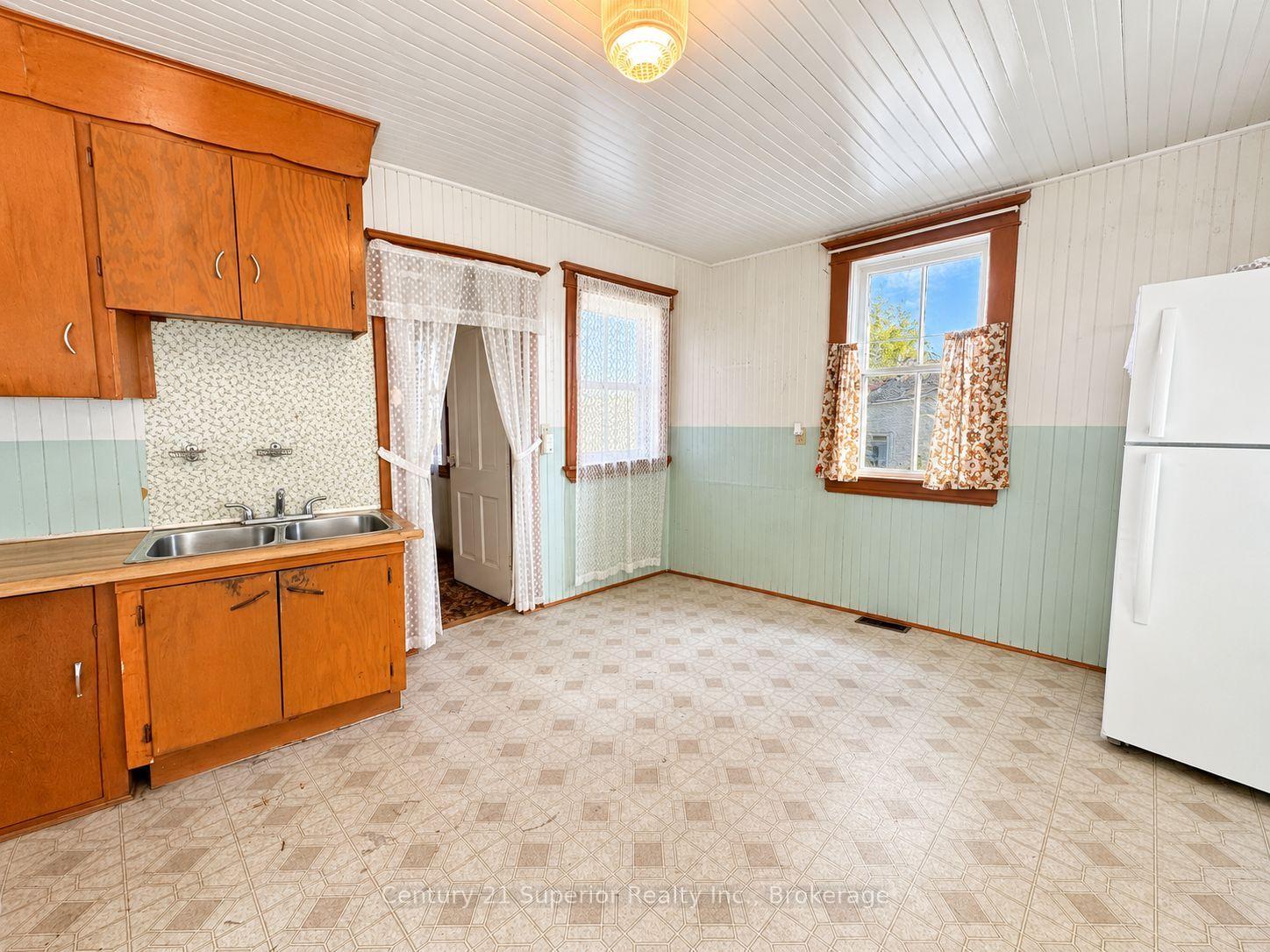 Photo 19 of 531 Mctavish Street, Thunder Bay, East End — HOMEH