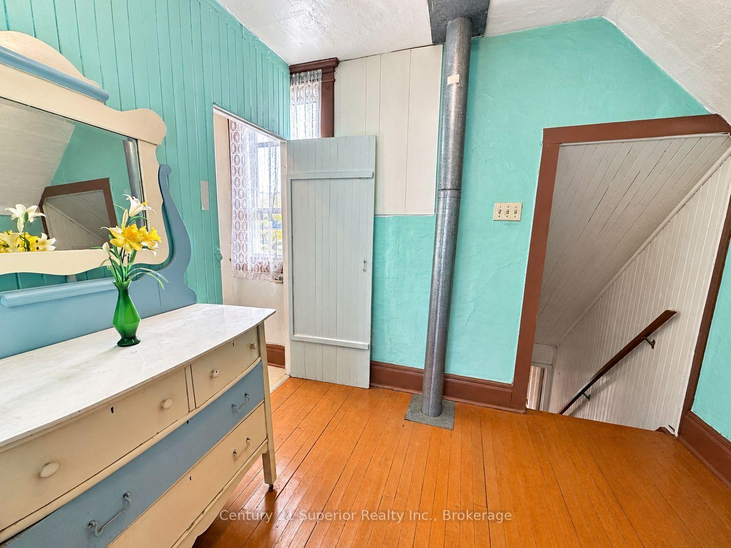 Photo 23 of 531 Mctavish Street, Thunder Bay, East End — HOMEH