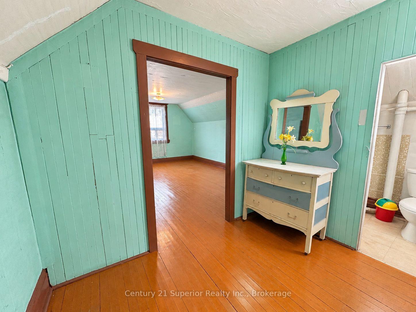 Photo 24 of 531 Mctavish Street, Thunder Bay, East End — HOMEH