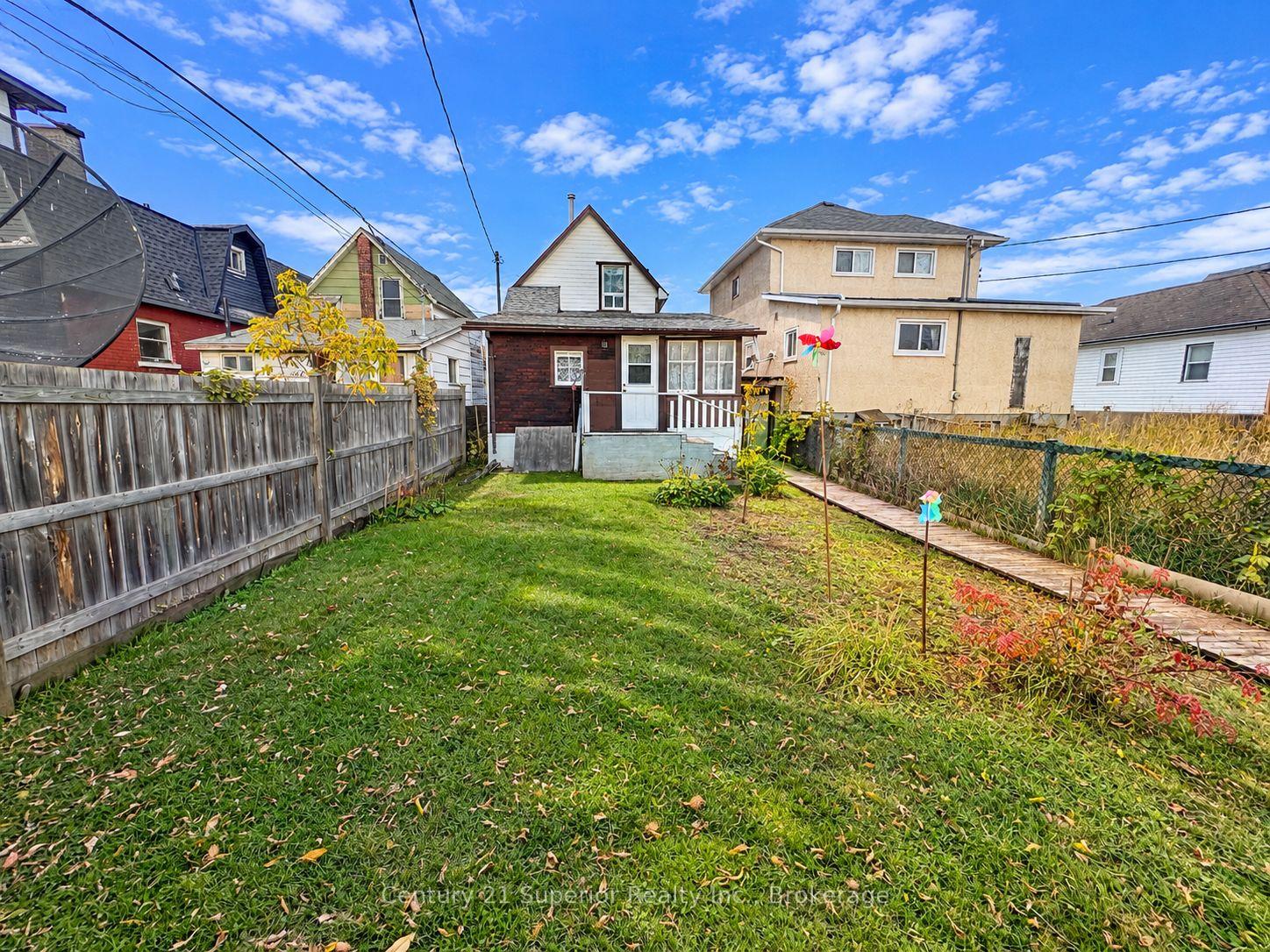 Photo 38 of 531 Mctavish Street, Thunder Bay, East End — HOMEH