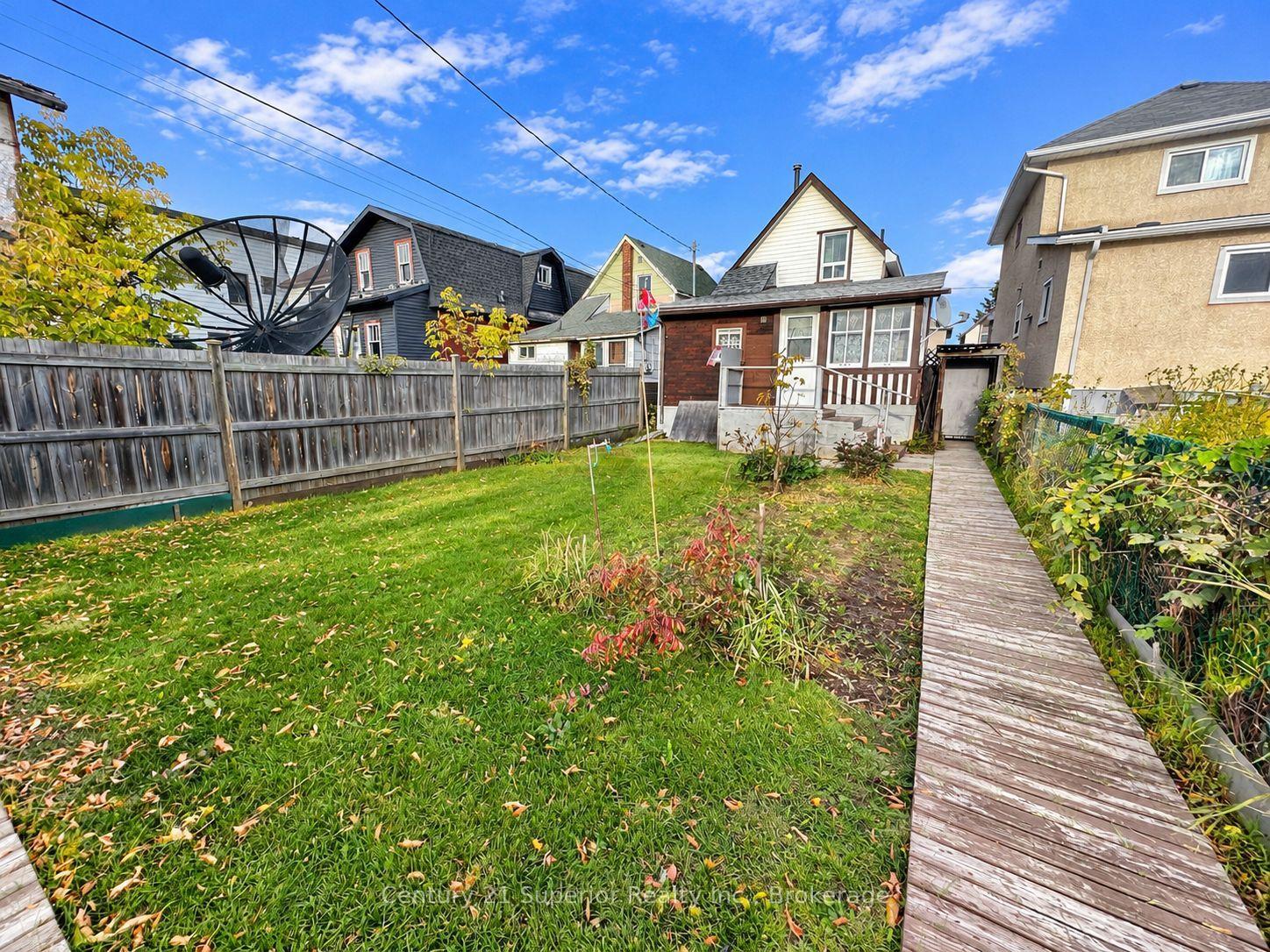 Photo 40 of 531 Mctavish Street, Thunder Bay, East End — HOMEH