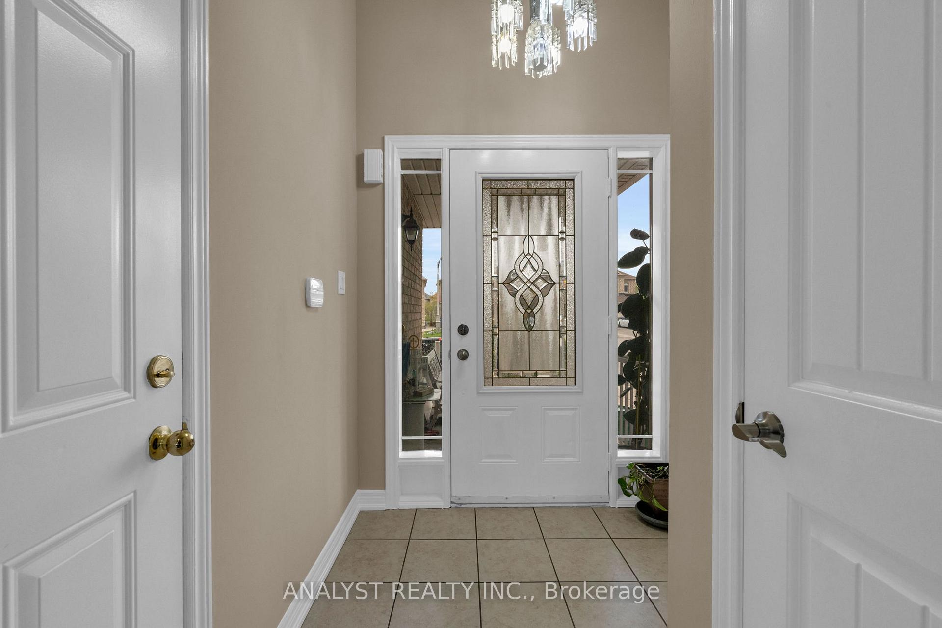Photo 6 of 58 Saint Grace Court, Brampton, Bram East — HOMEH